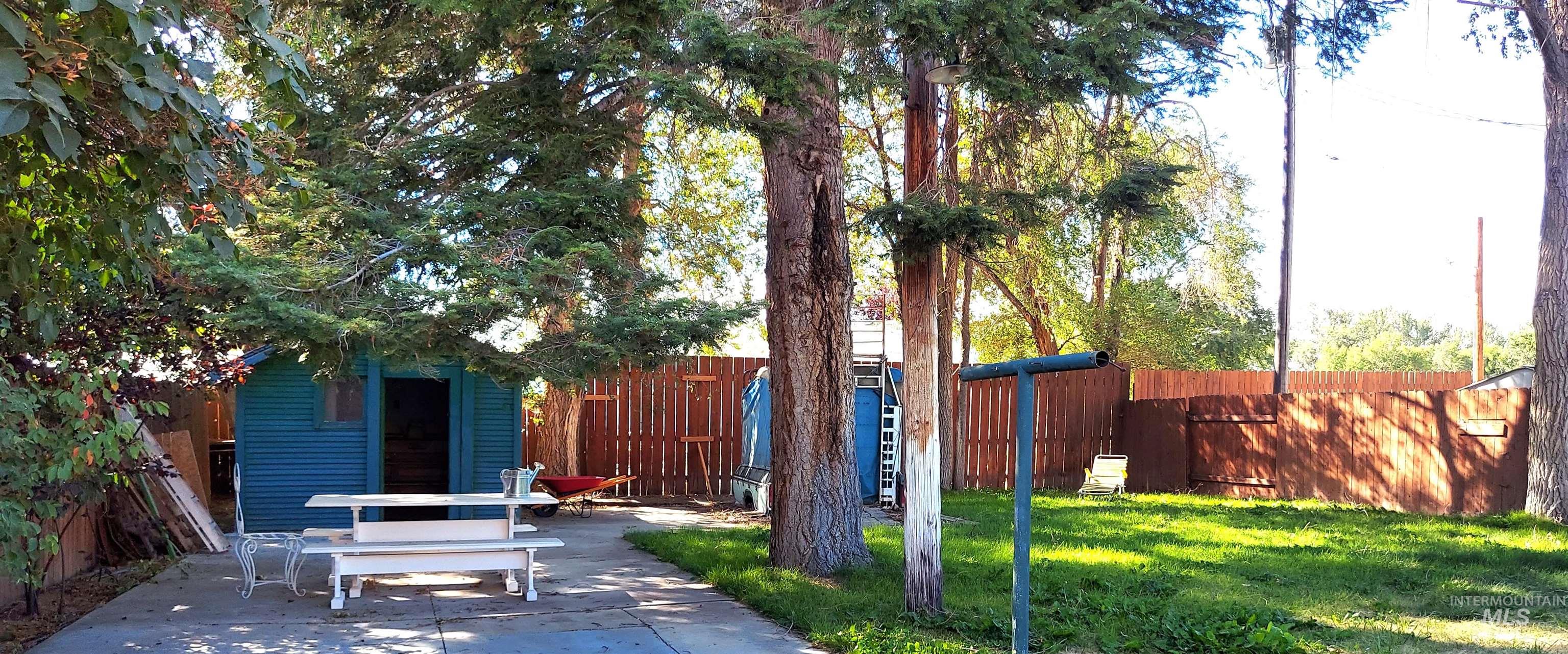 905 Utah St Property Photo 2