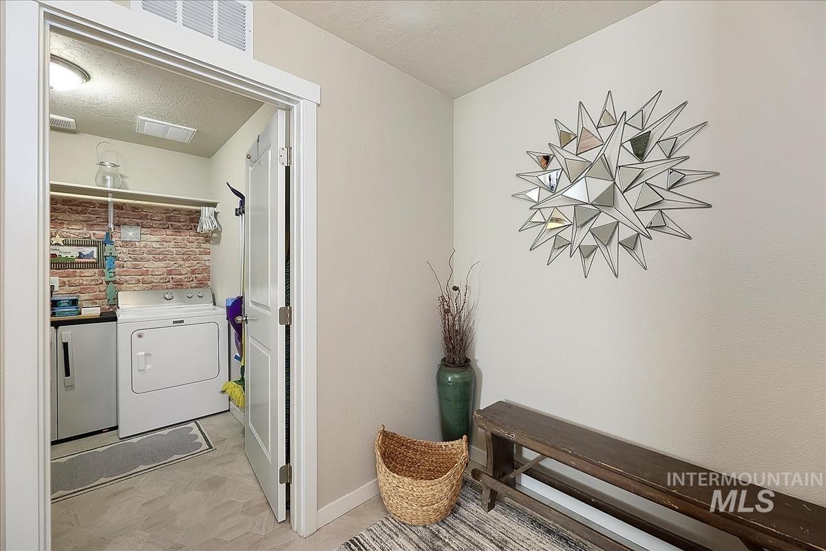 16798 Loggia Ave Property Photo 10