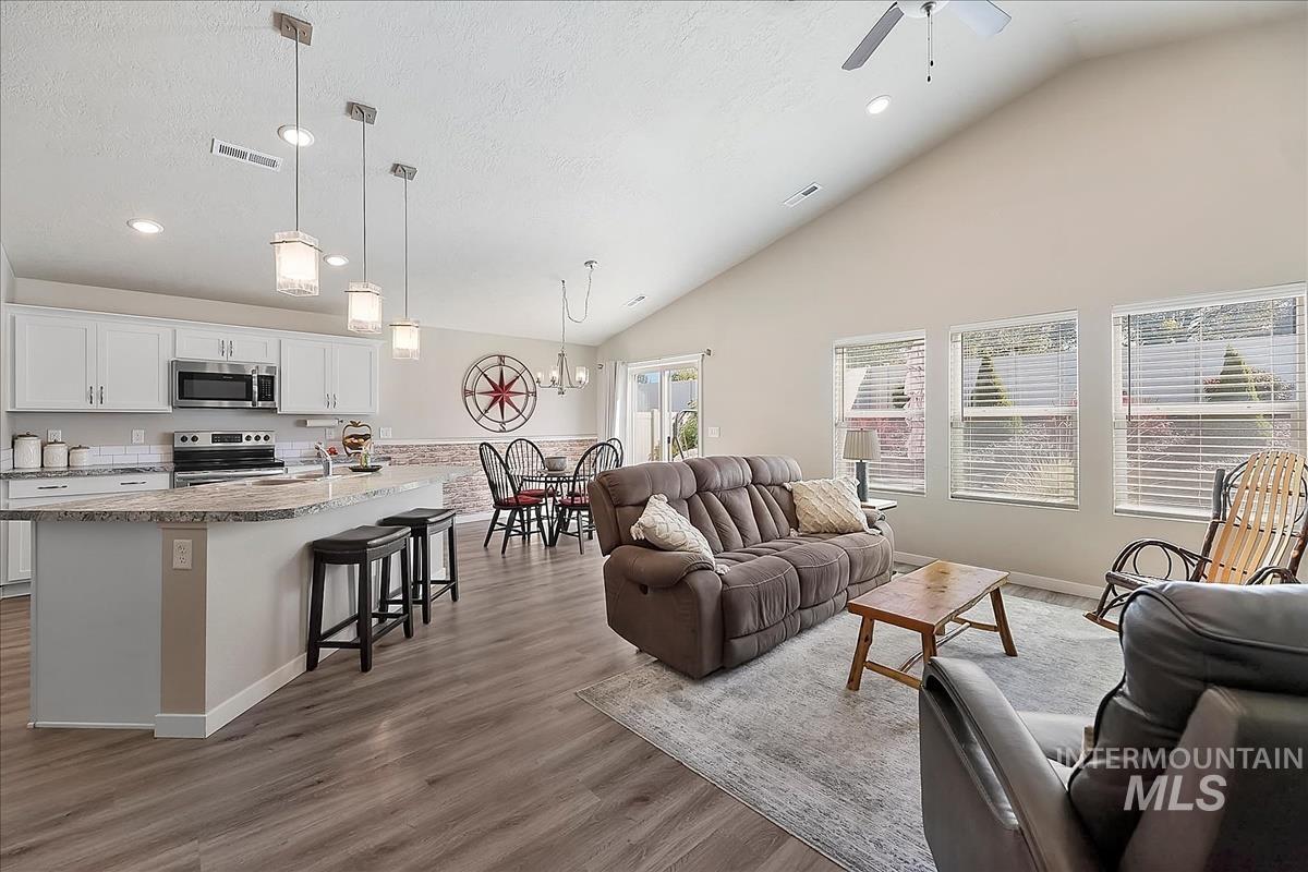 16798 Loggia Ave Property Photo 12