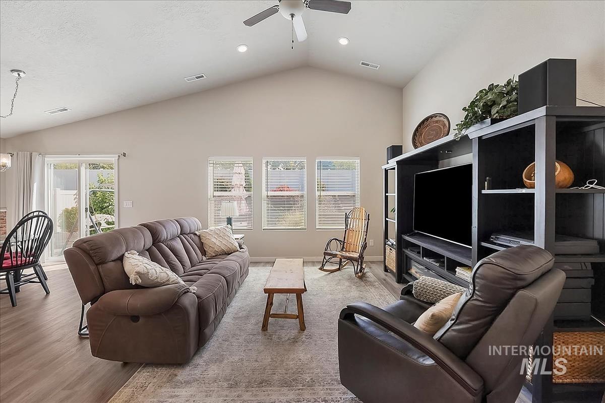 16798 Loggia Ave Property Photo 18