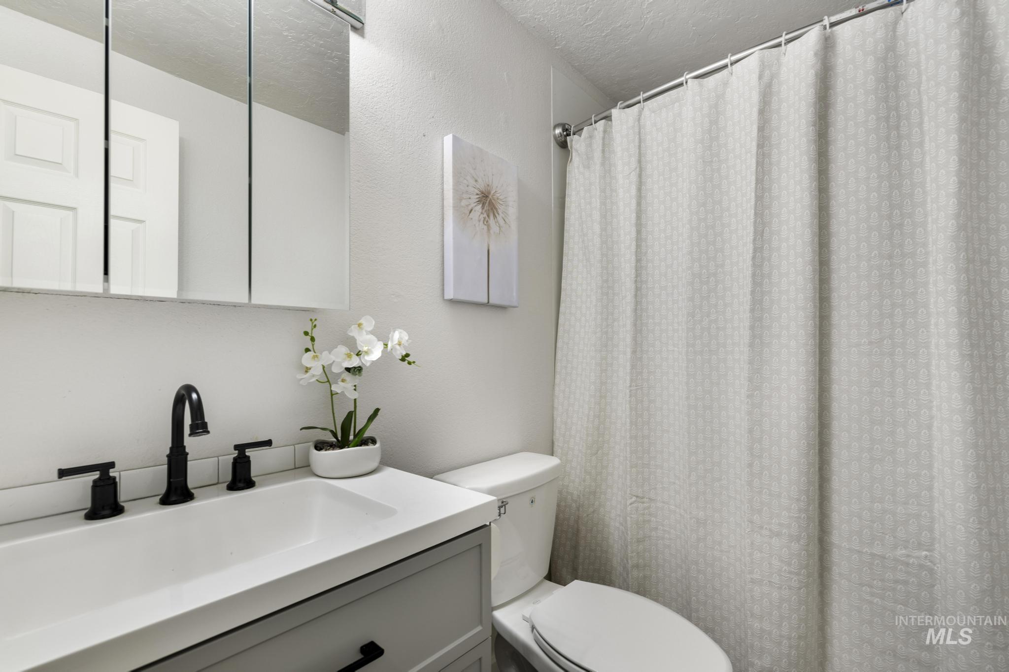 2672 S 1050 E Property Photo 16