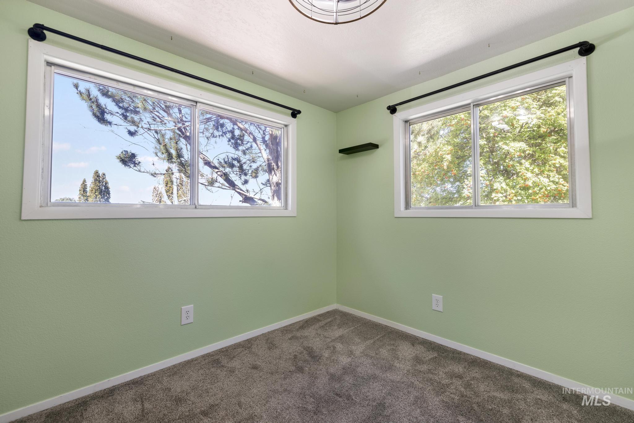 2672 S 1050 E Property Photo 17