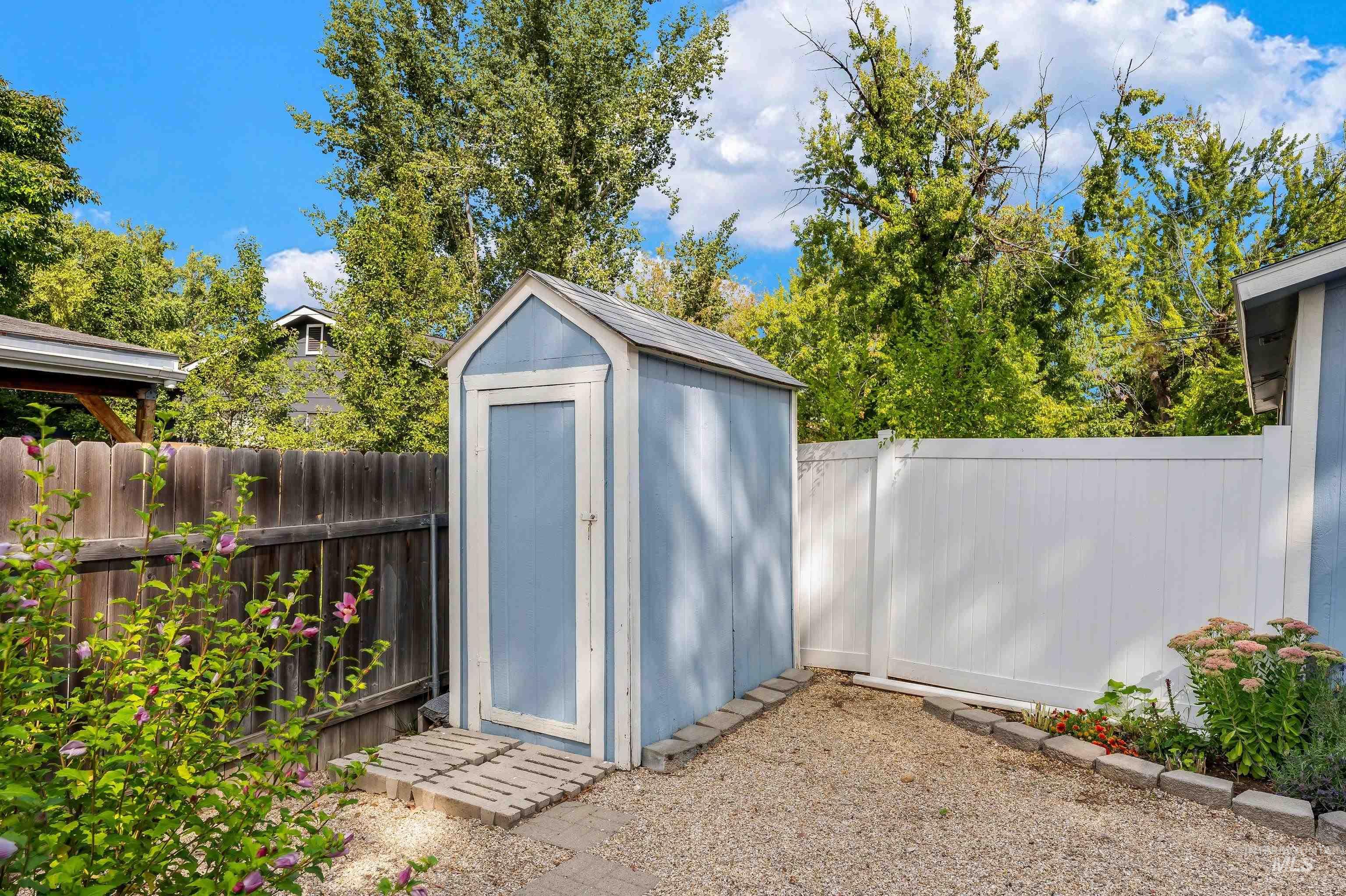 1275 E Boise Ave Property Photo 17
