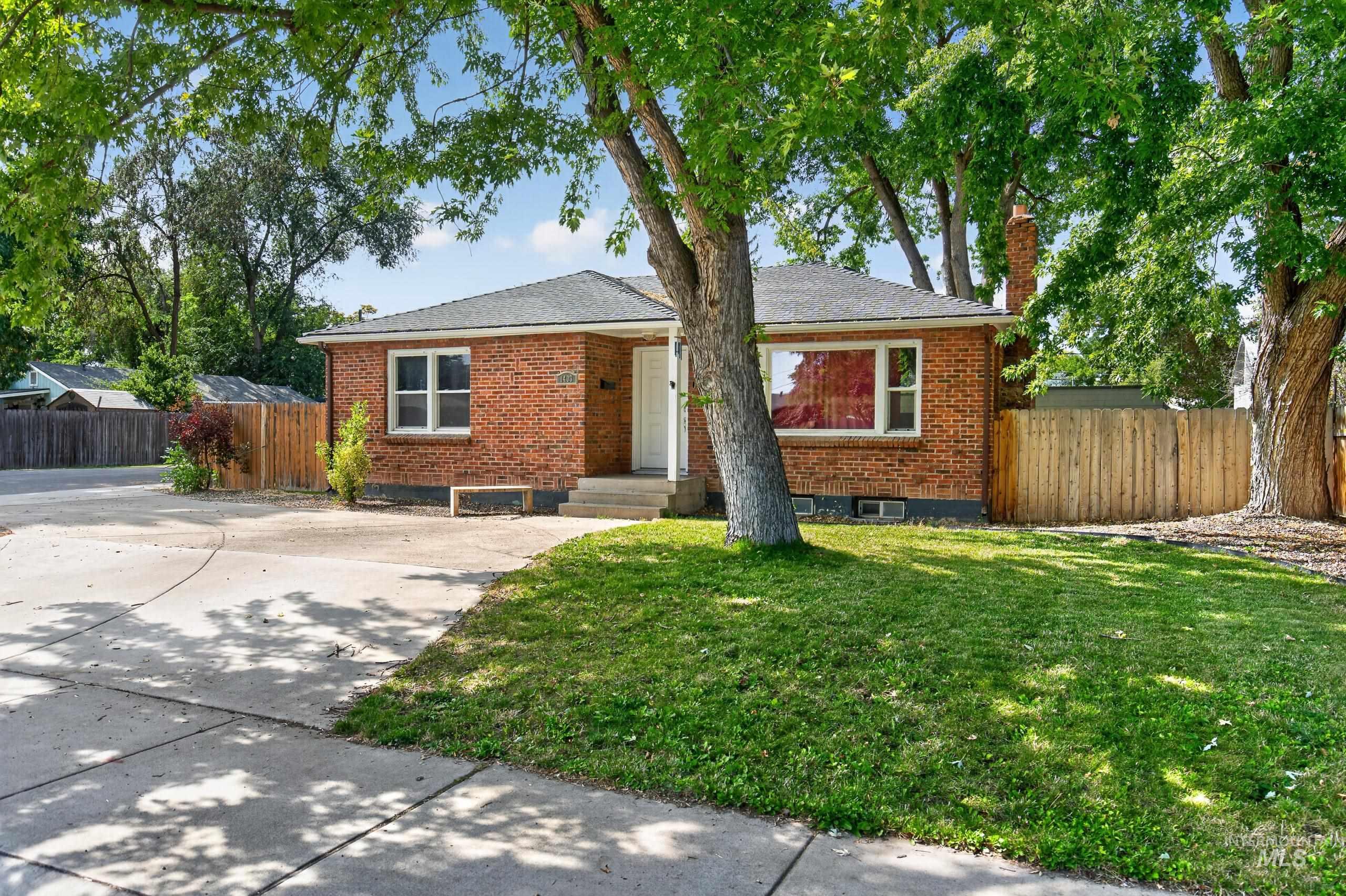 1403 S Columbus St Property Photo 3