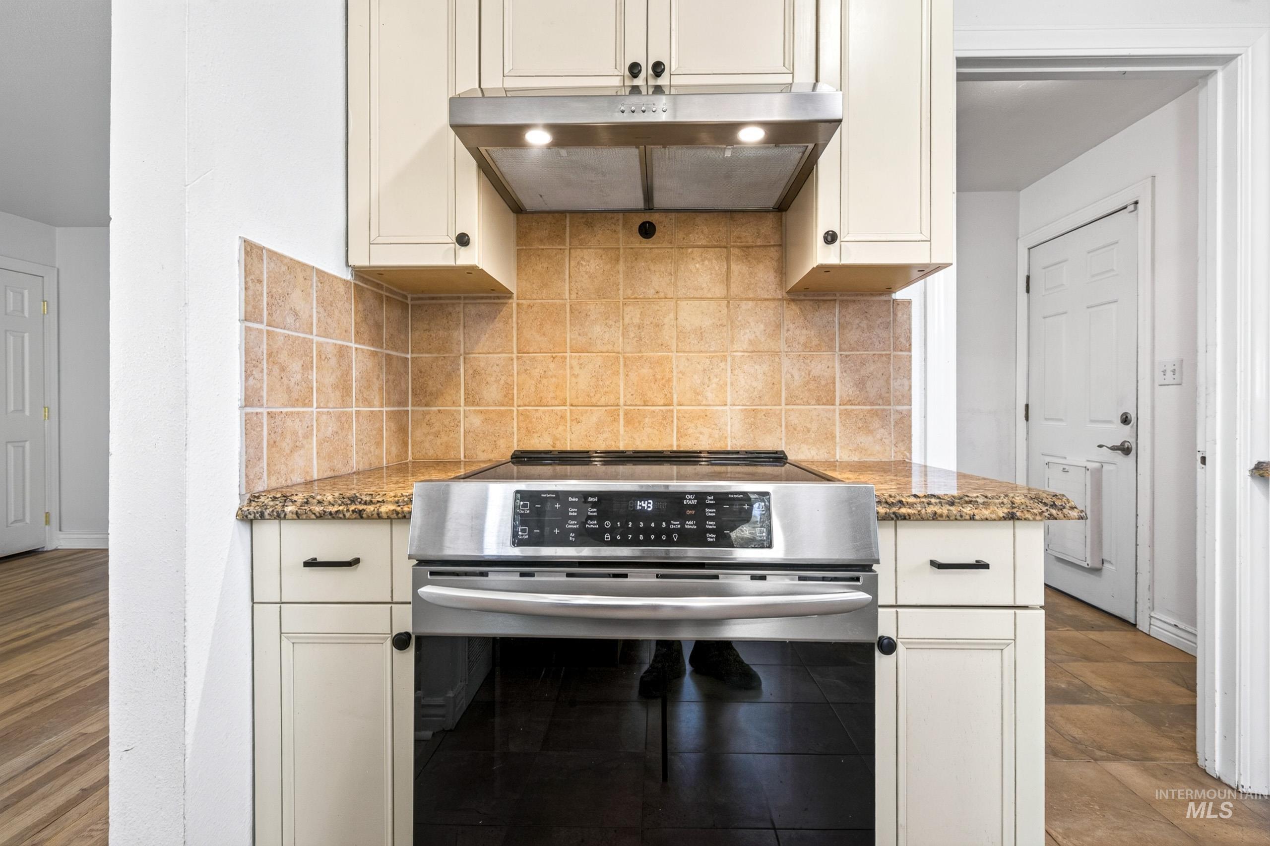 1403 S Columbus St Property Photo 12