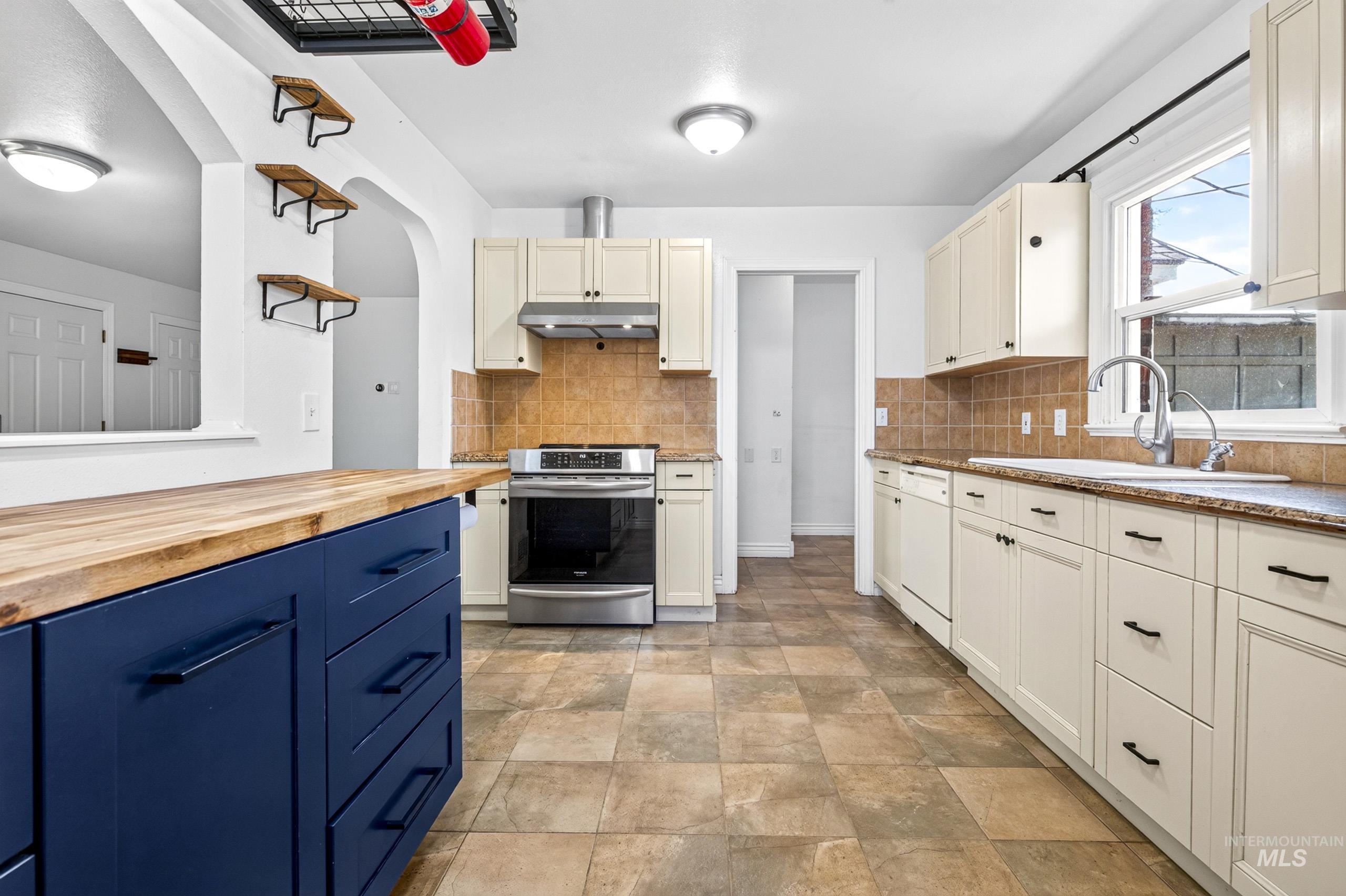 1403 S Columbus St Property Photo 14