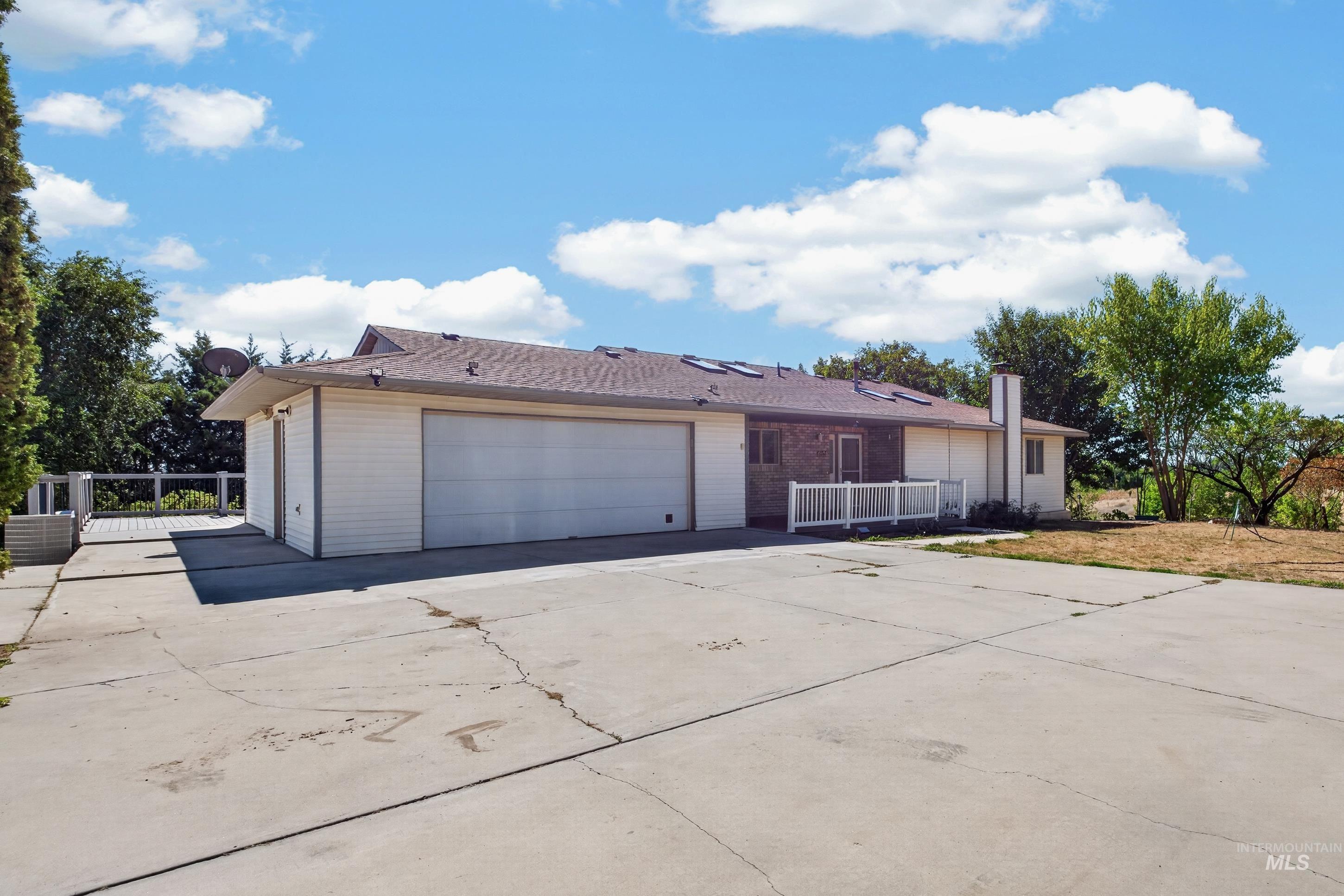 9590 Foothill Rd Property Photo 2