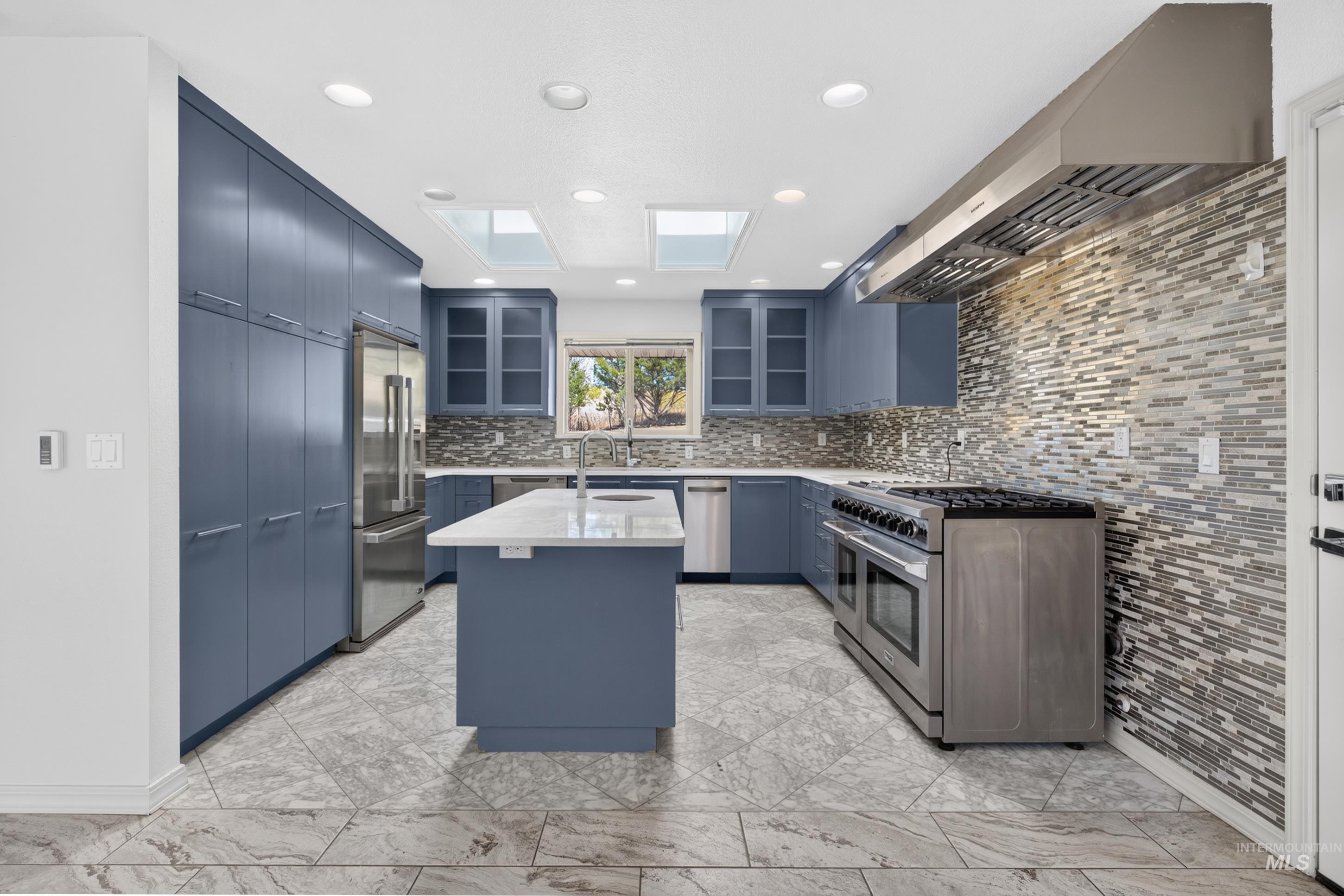9590 Foothill Rd Property Photo 7
