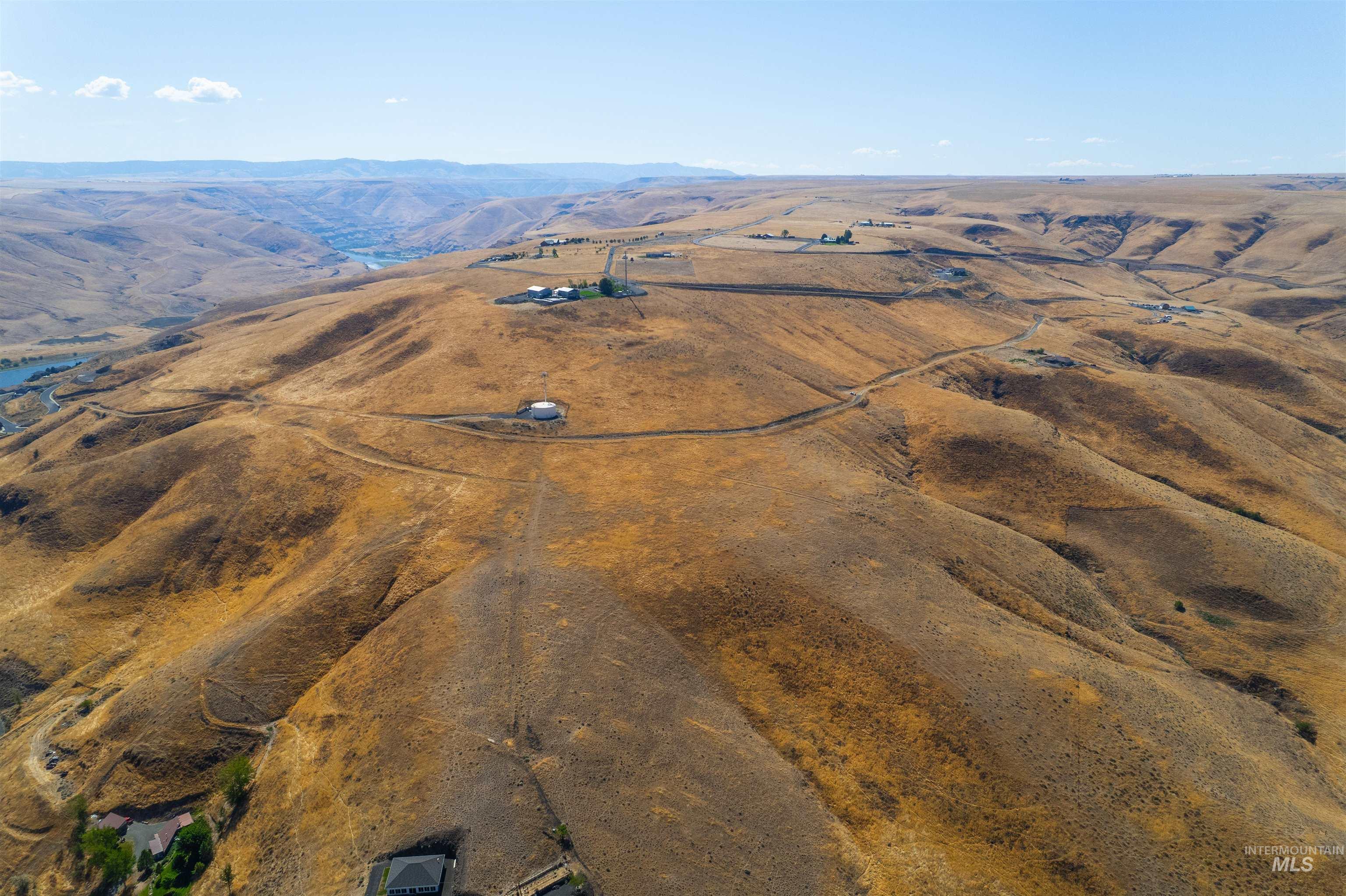 56 Riverpointe Dr Property Photo 24
