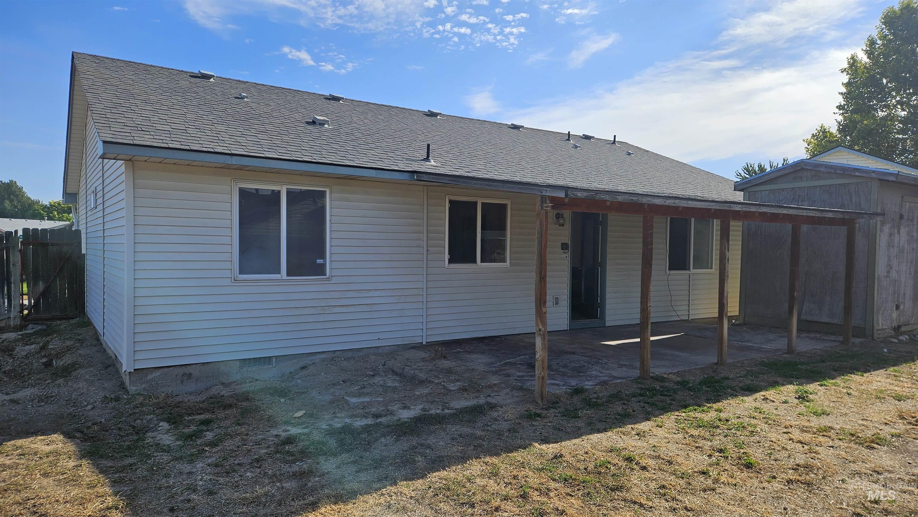 2801 Swan Ave Property Photo 2