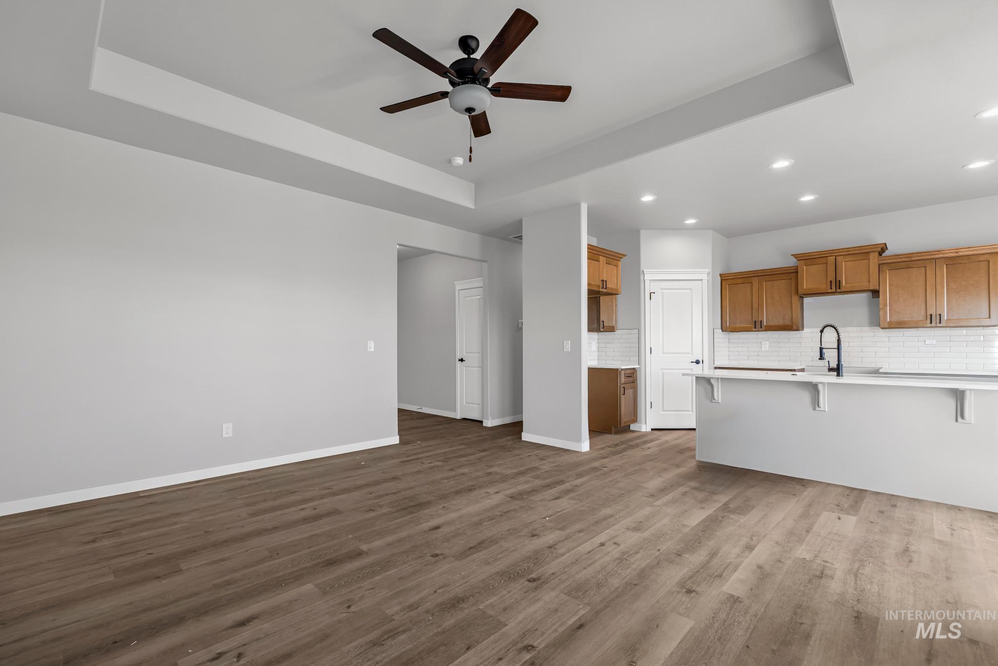 290 Locust St Property Photo 6