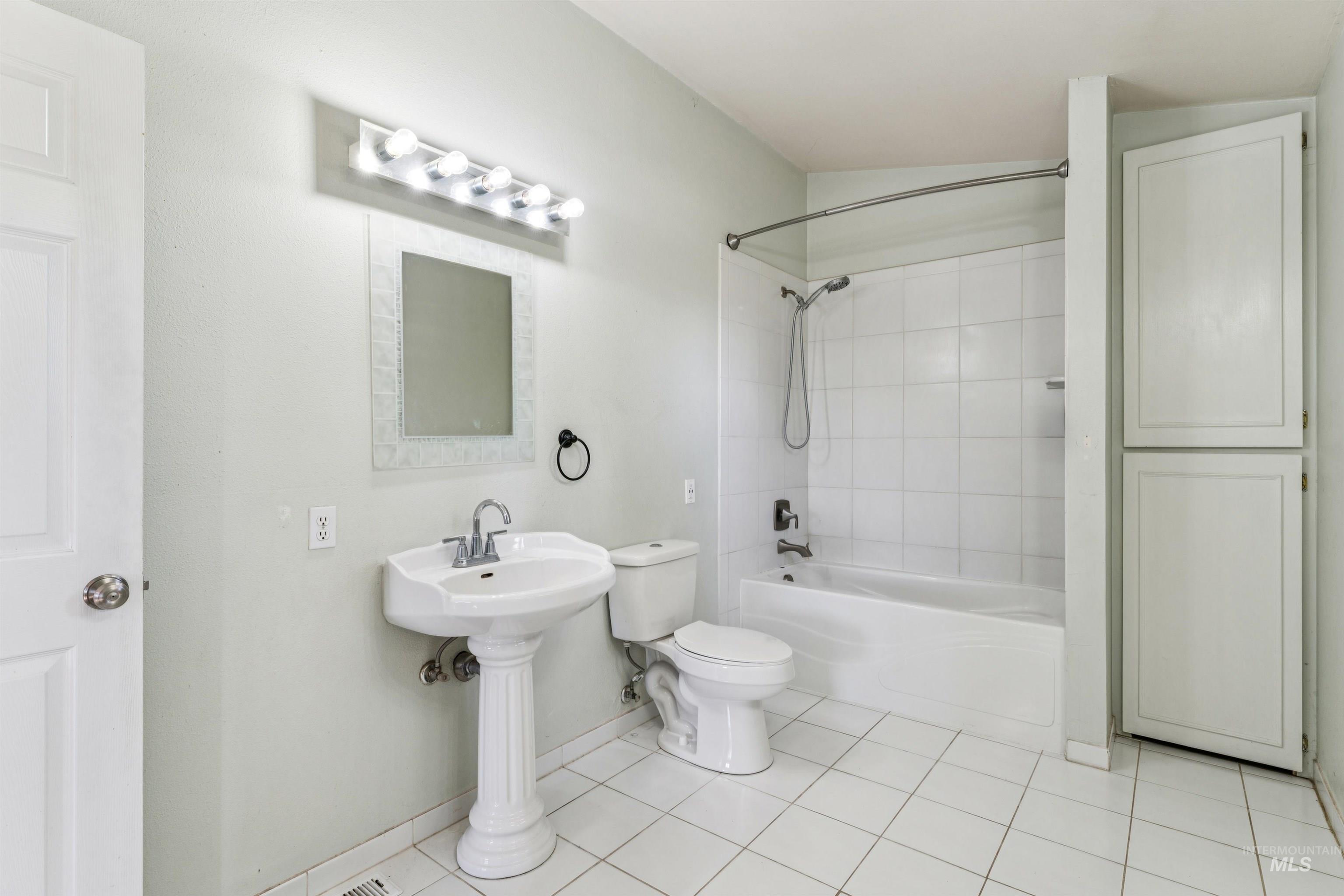 4365 W Lake Hazel Road Property Photo 19
