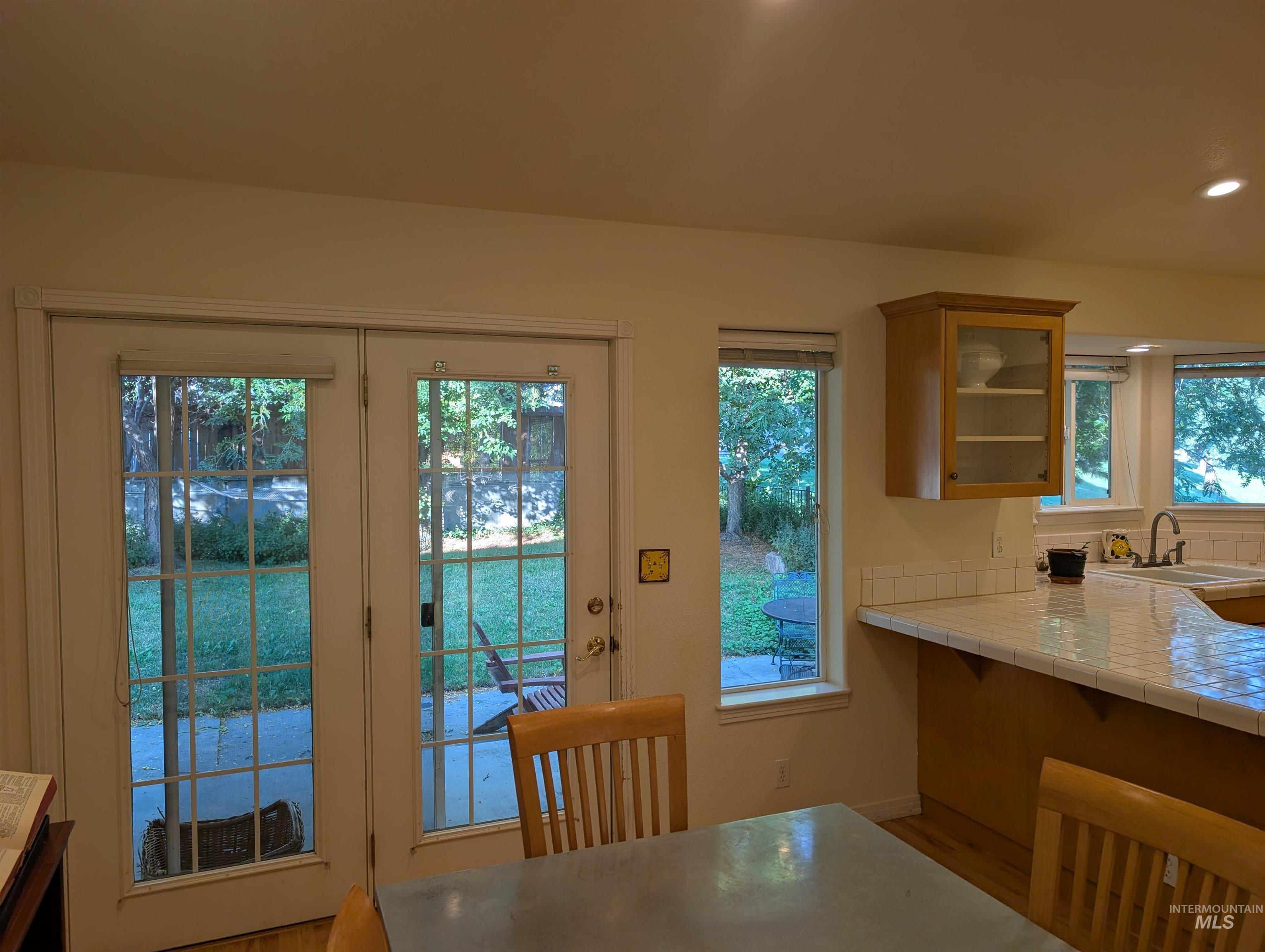 690 S Granite Way Property Photo 6