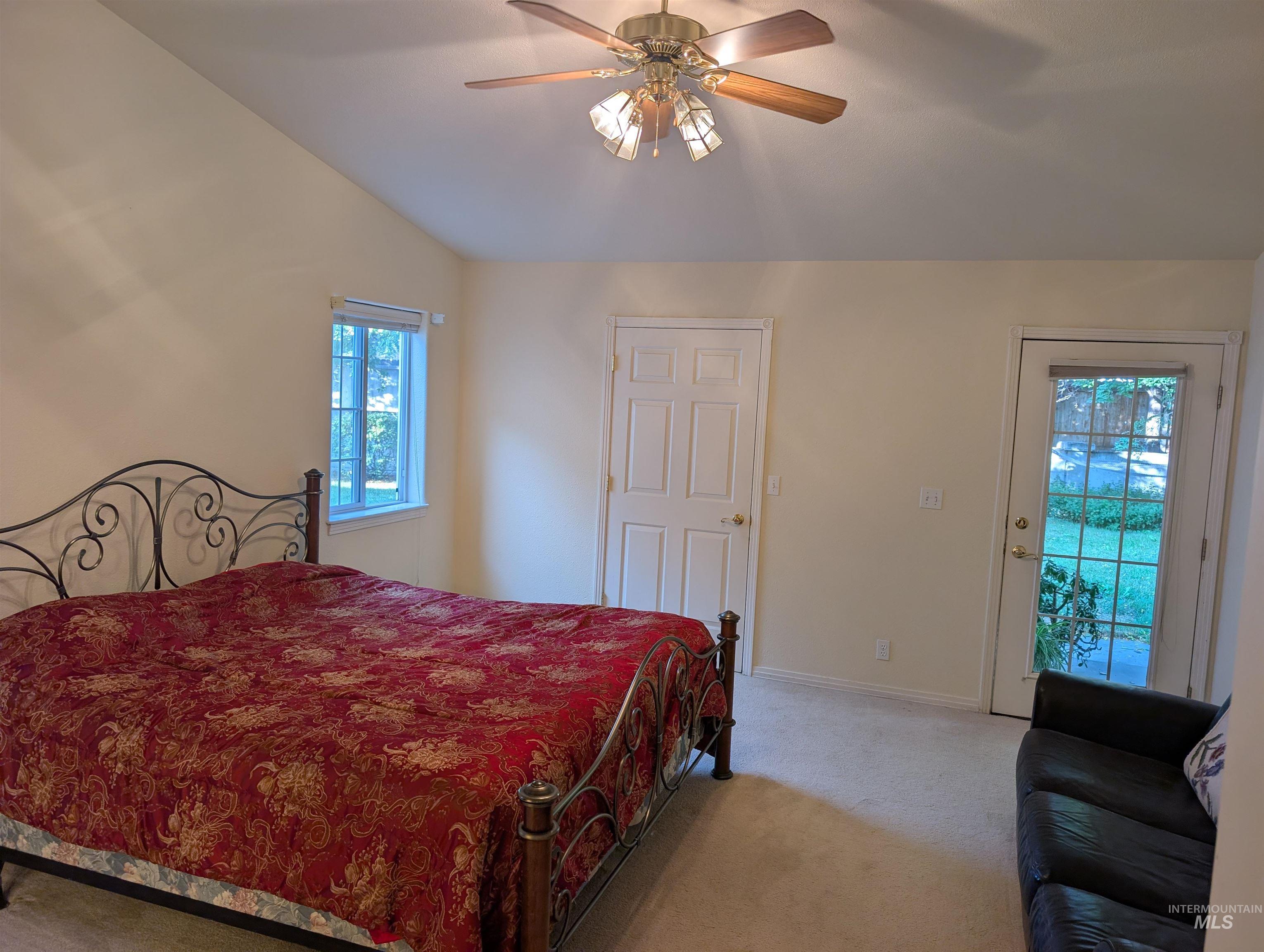 690 S Granite Way Property Photo 12