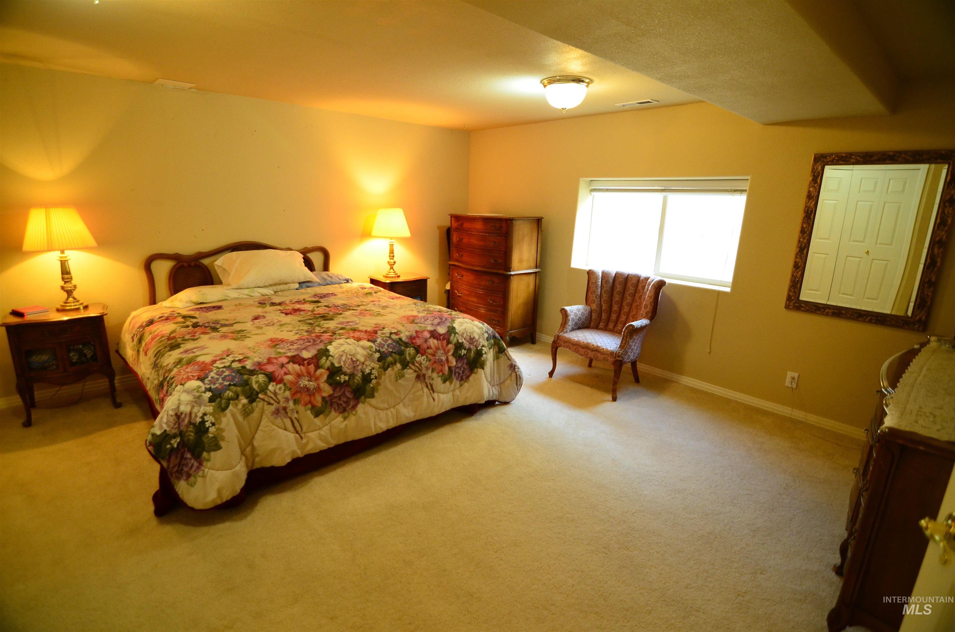 690 S Granite Way Property Photo 20