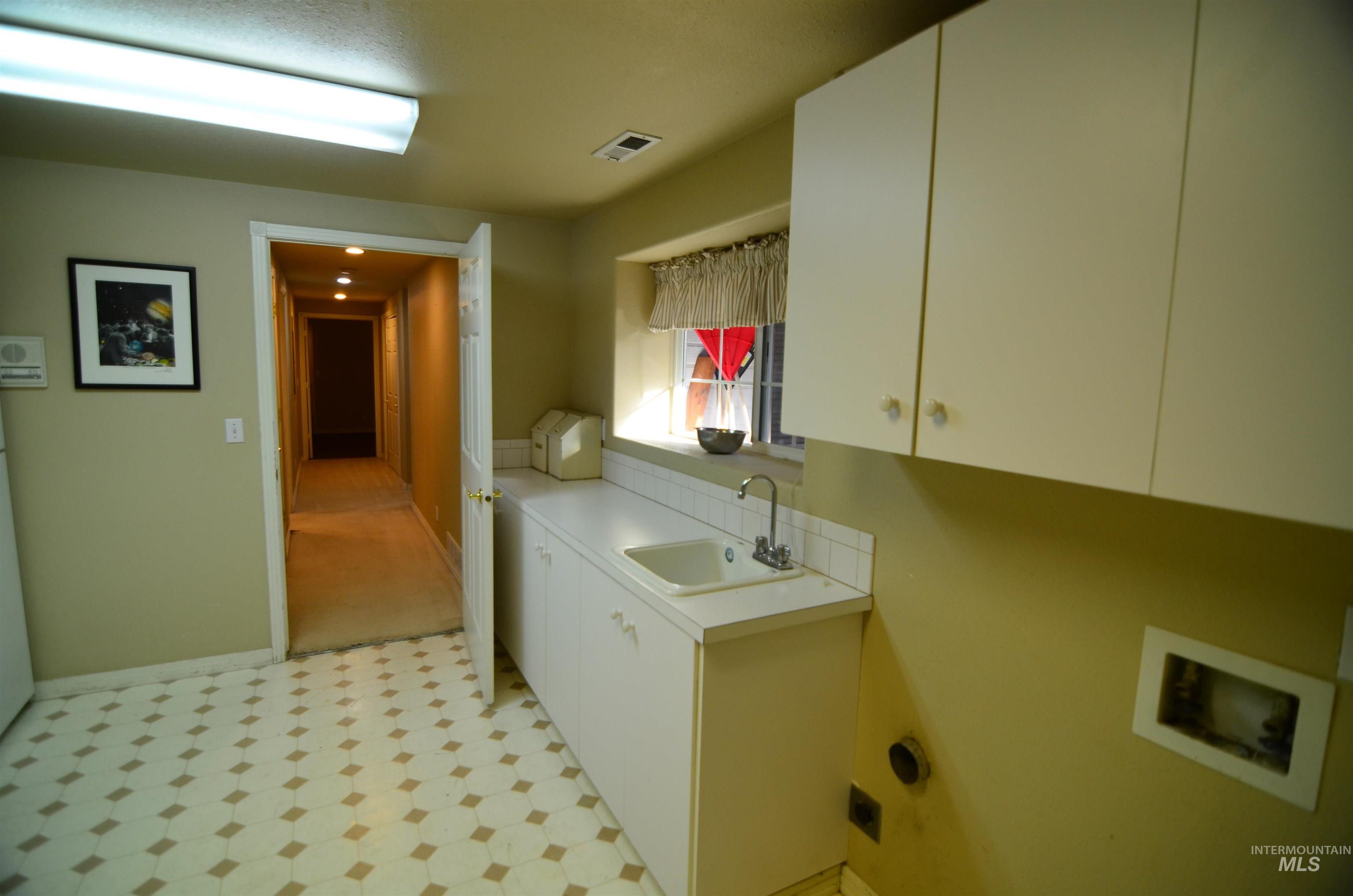 690 S Granite Way Property Photo 23