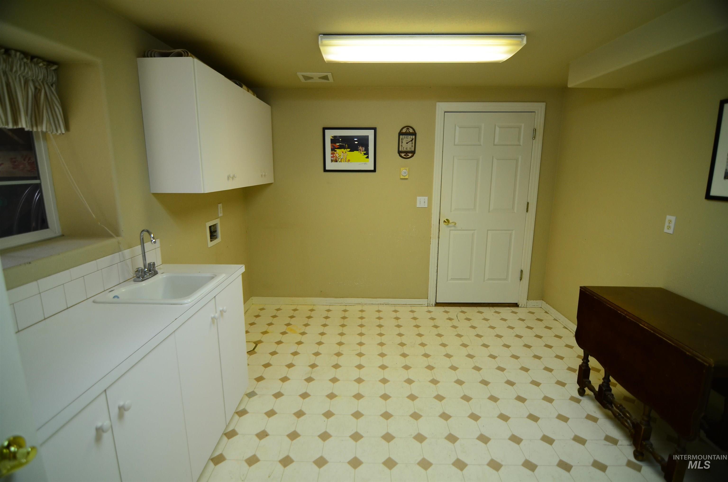 690 S Granite Way Property Photo 24