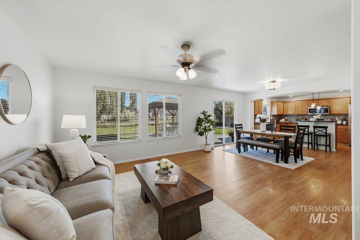 4684 Blue Creek Ct Property Photo 11