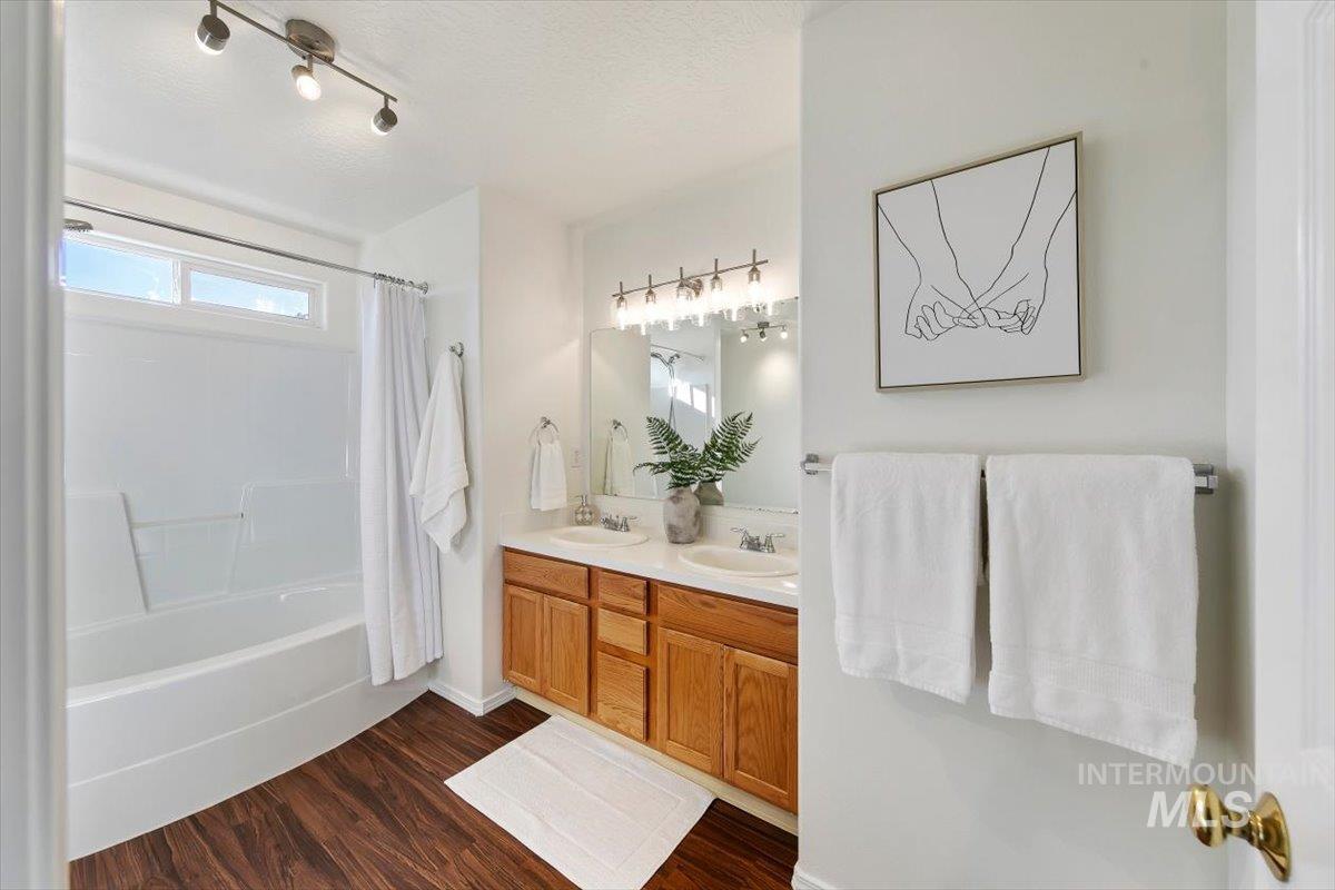 4684 Blue Creek Ct Property Photo 25