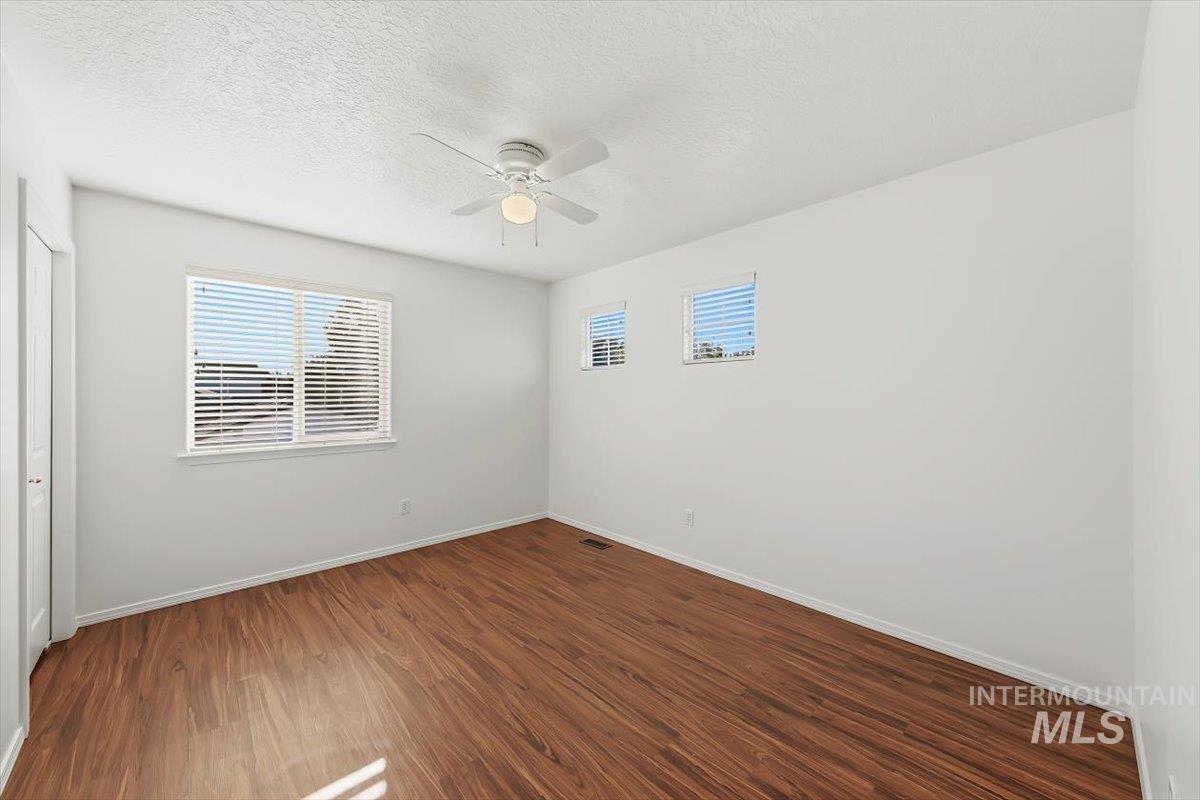 4684 Blue Creek Ct Property Photo 28