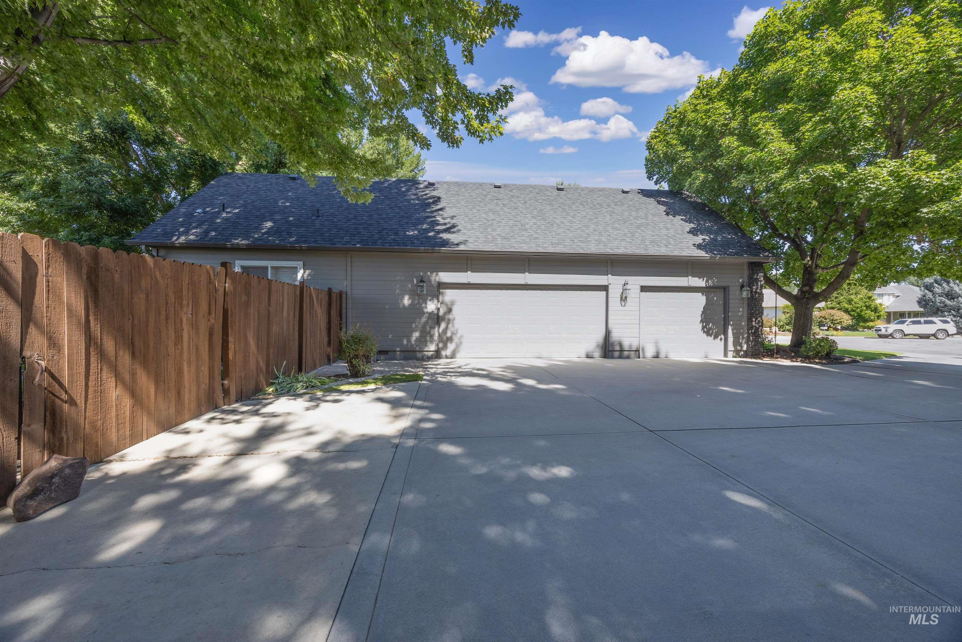 1560 W Yellowstone Ct Property Photo 34
