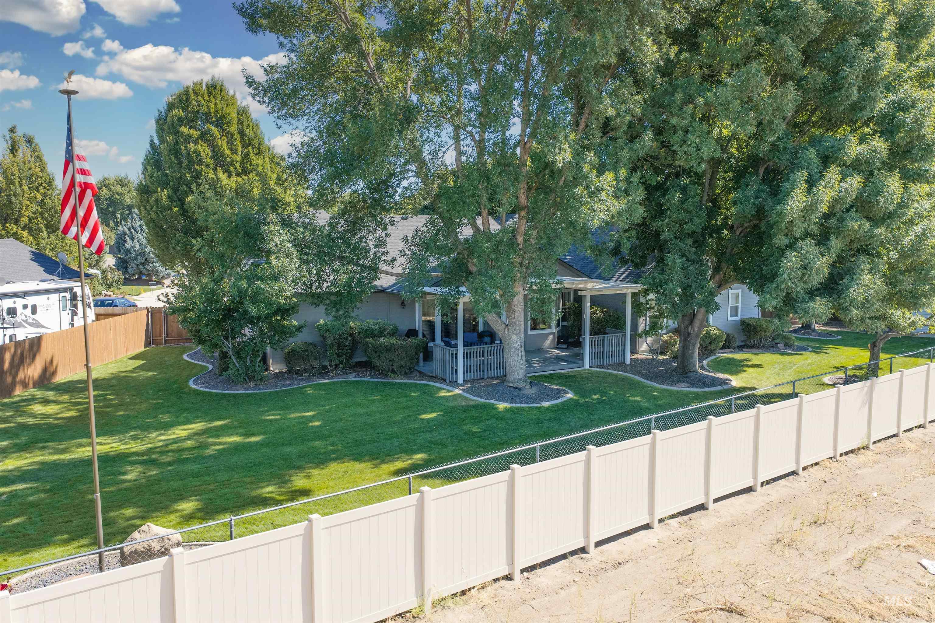 1560 W Yellowstone Ct Property Photo 41