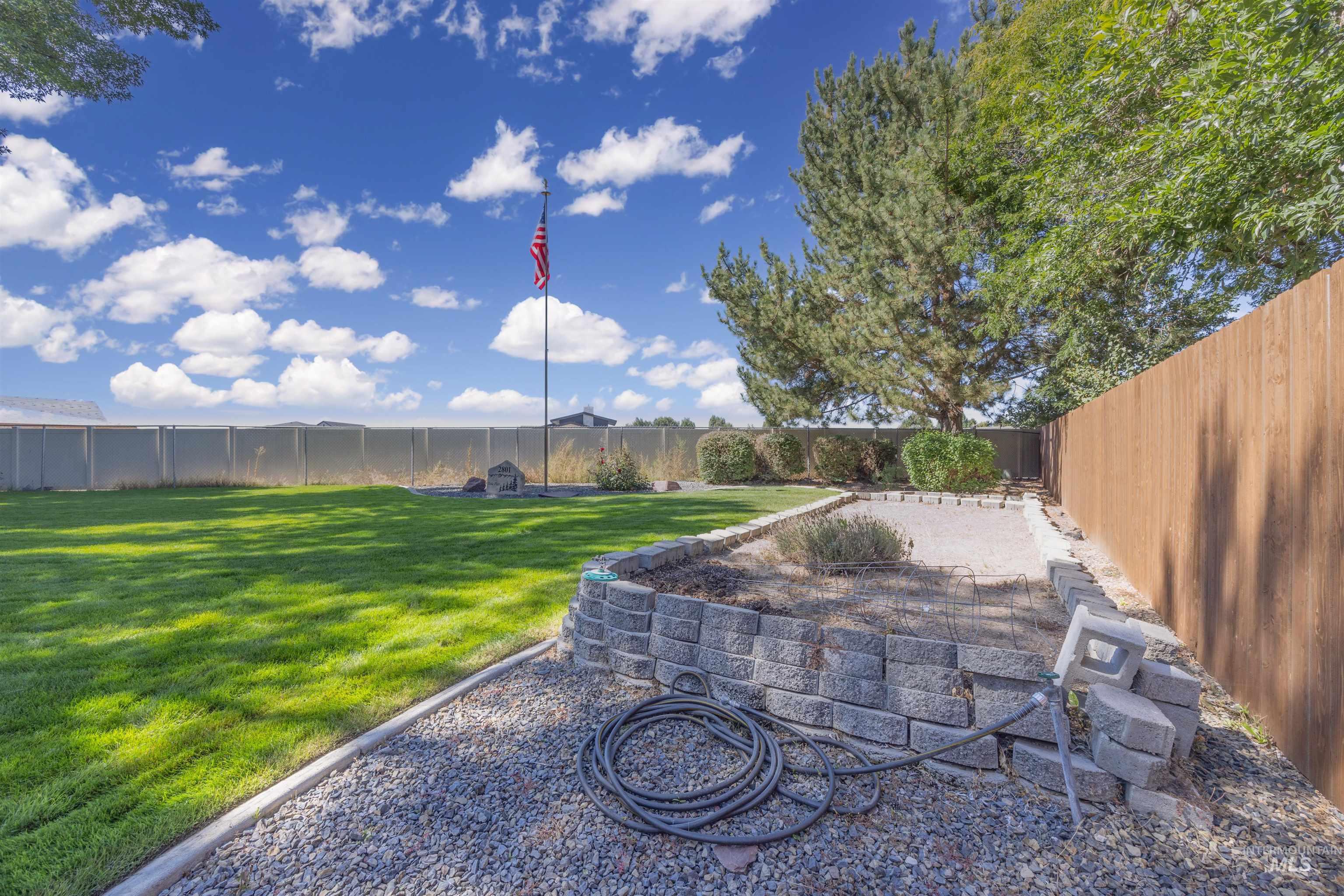 1560 W Yellowstone Ct Property Photo 42