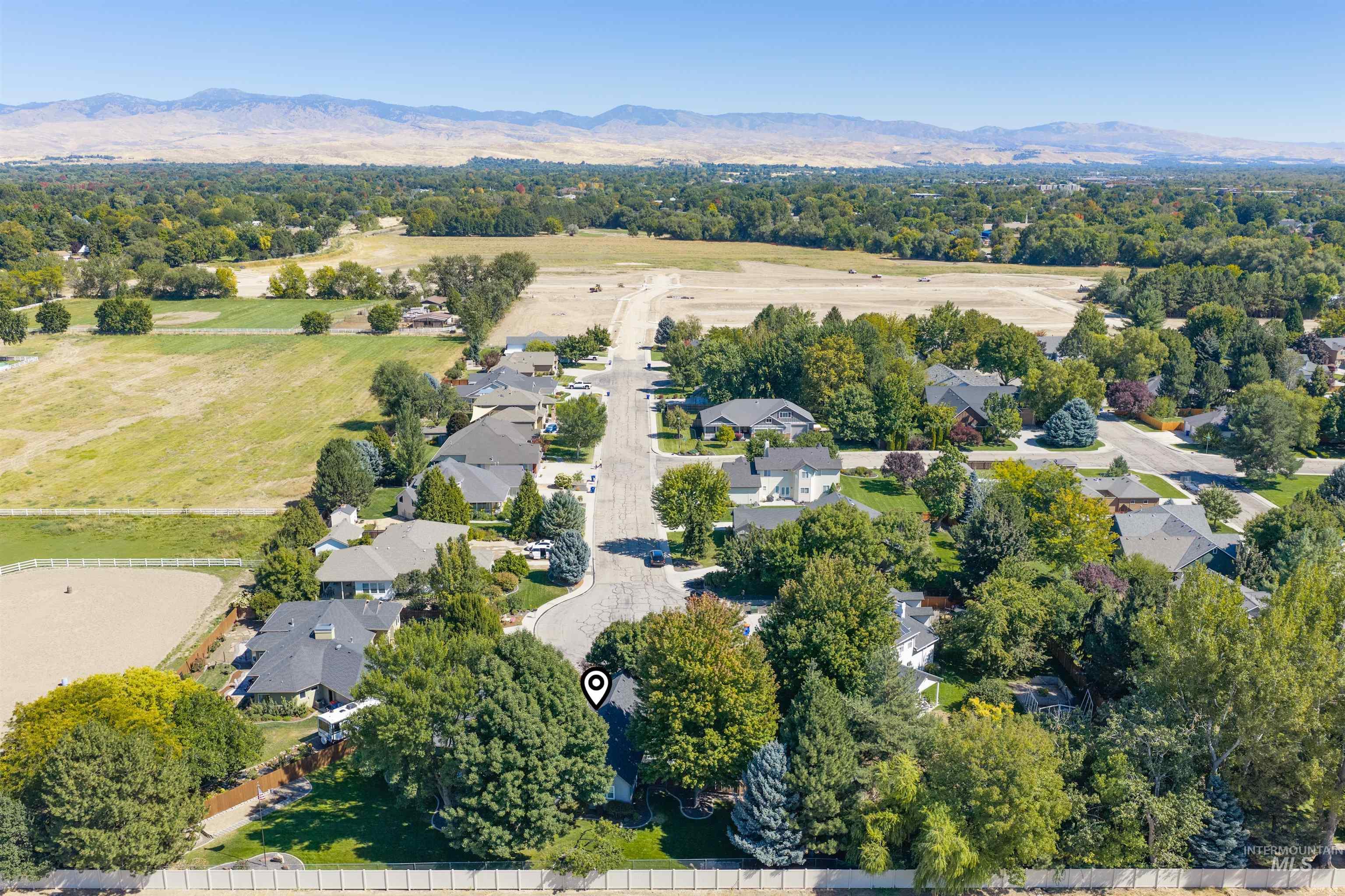 1560 W Yellowstone Ct Property Photo 48