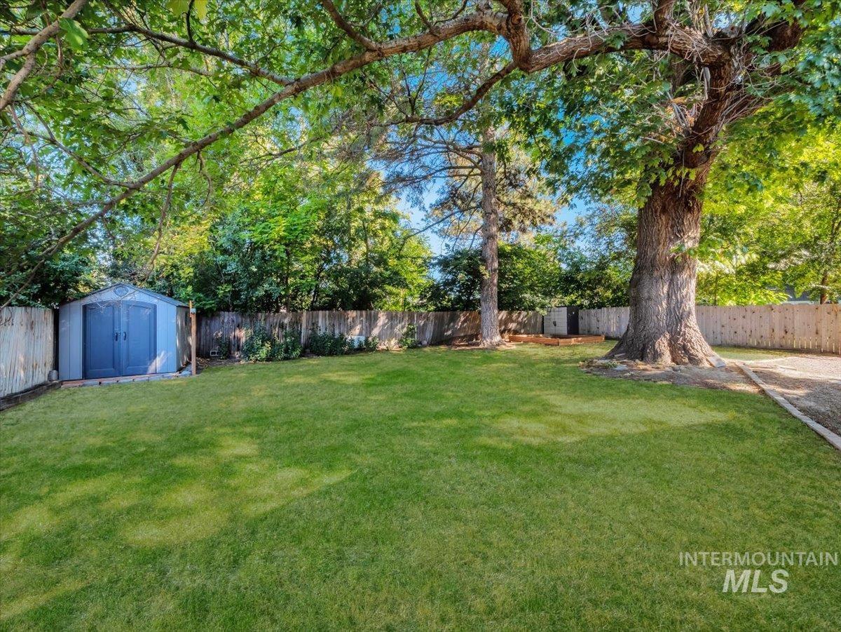 252 South East Boulevard Property Photo 35