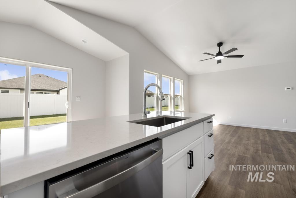 427 Rock Dove Loop Property Photo 8