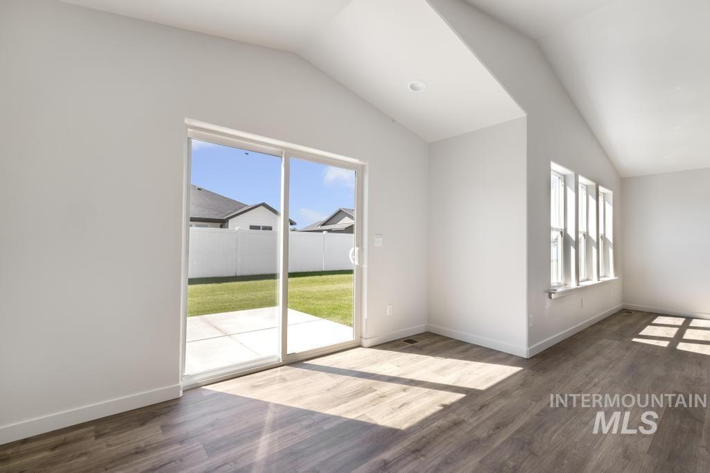 427 Rock Dove Loop Property Photo 12