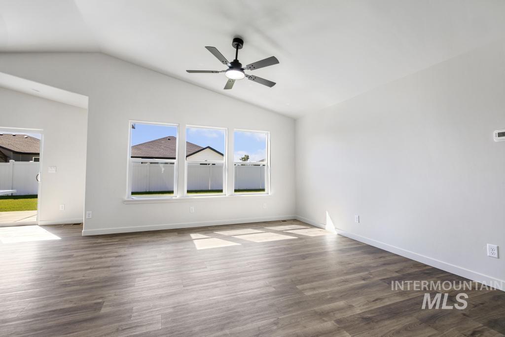 427 Rock Dove Loop Property Photo 13