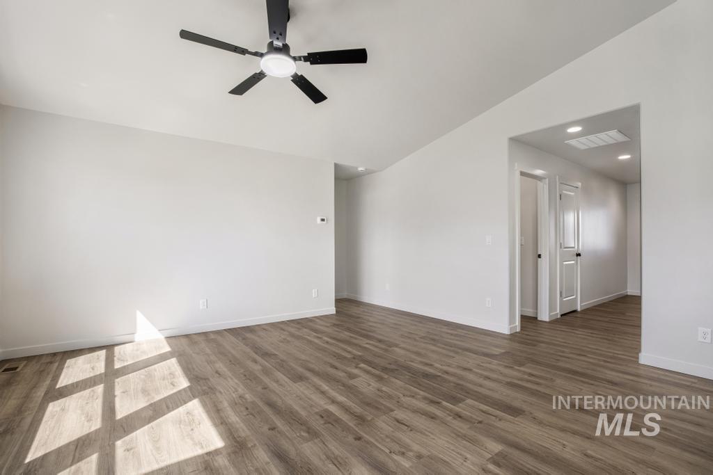 427 Rock Dove Loop Property Photo 14