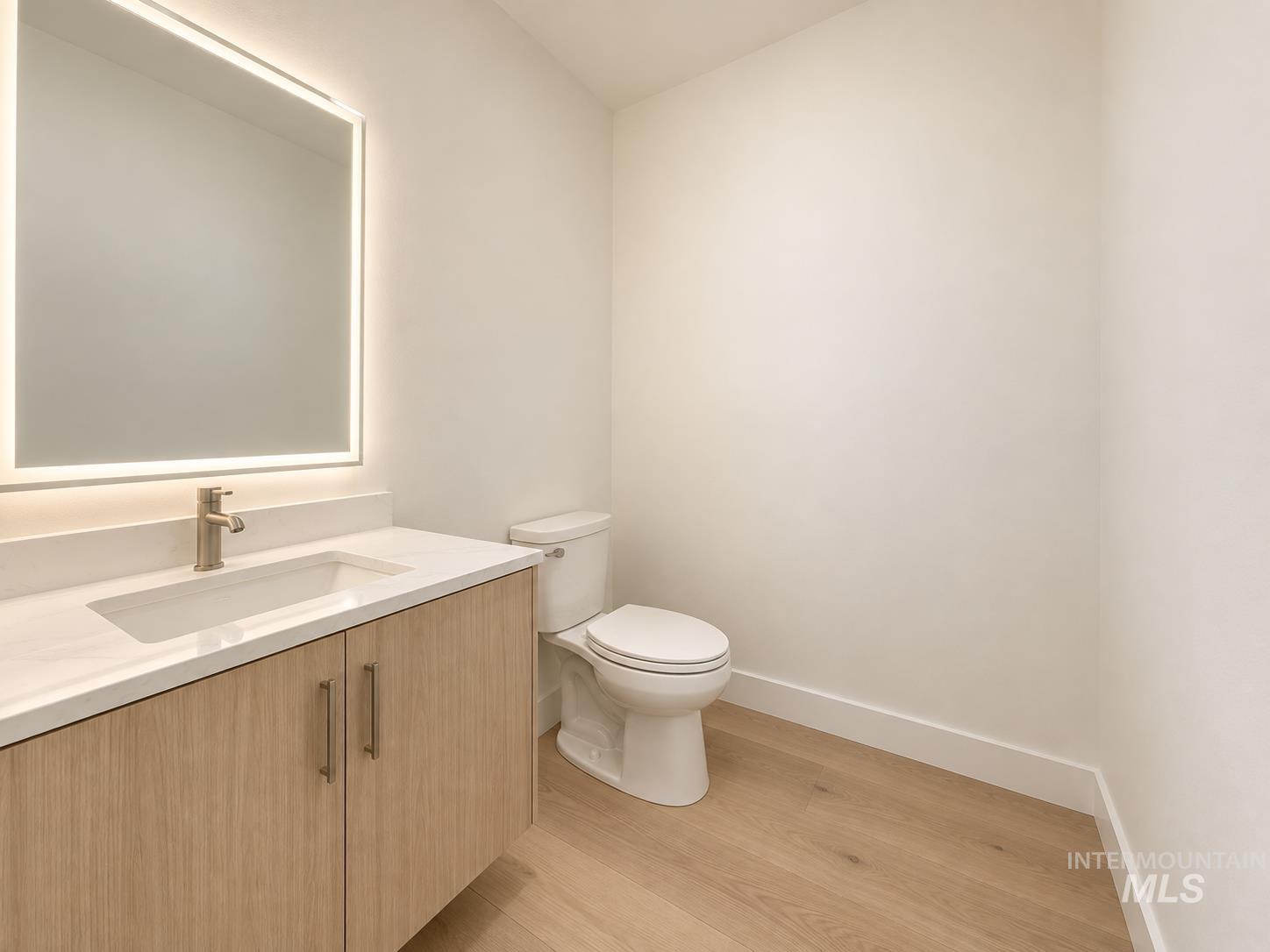 2056 E Dunyon St Property Photo 7