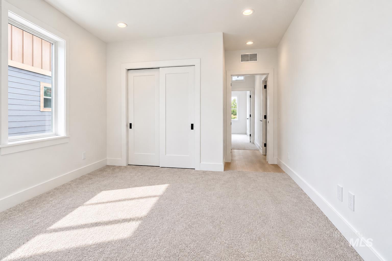 2056 E Dunyon St Property Photo 18