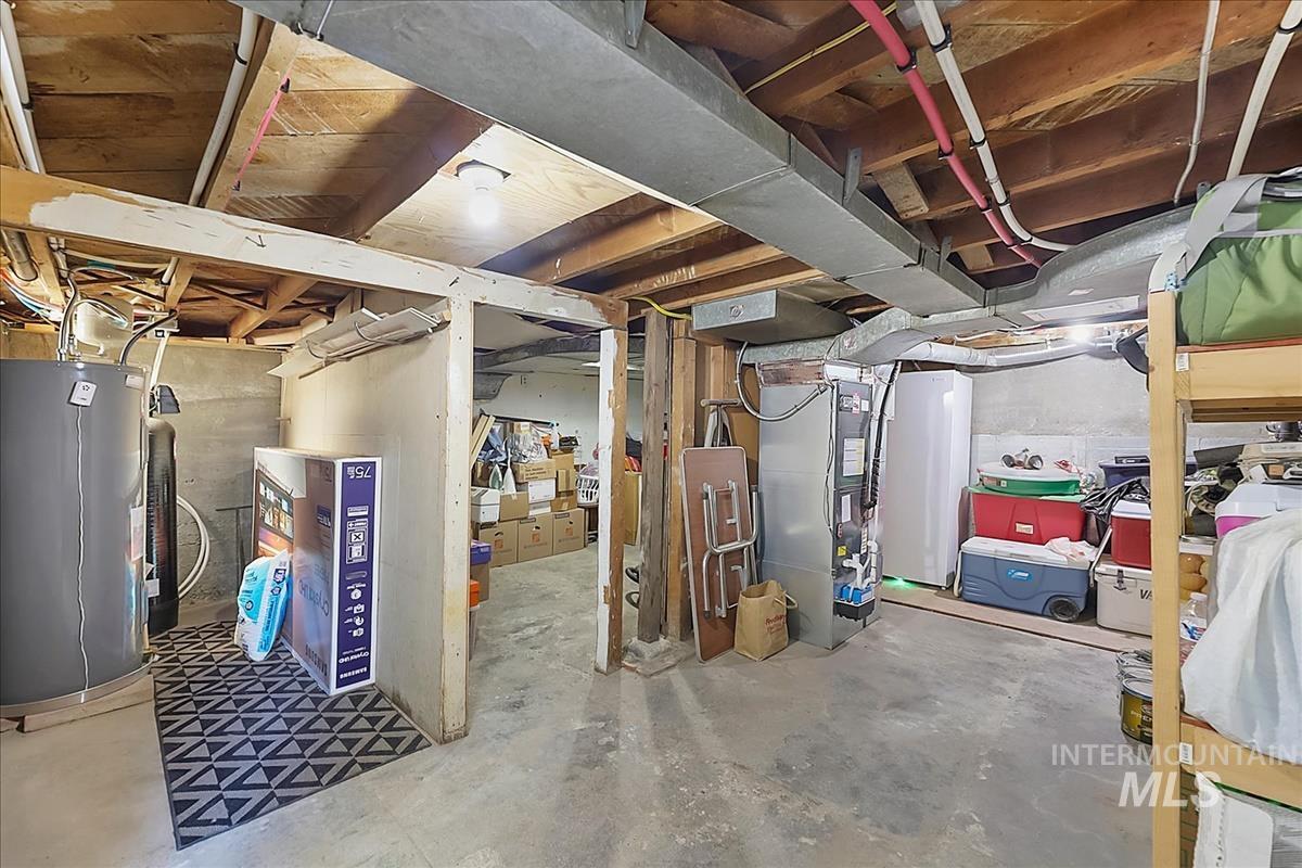 112 S 2nd Ave W Property Photo 29