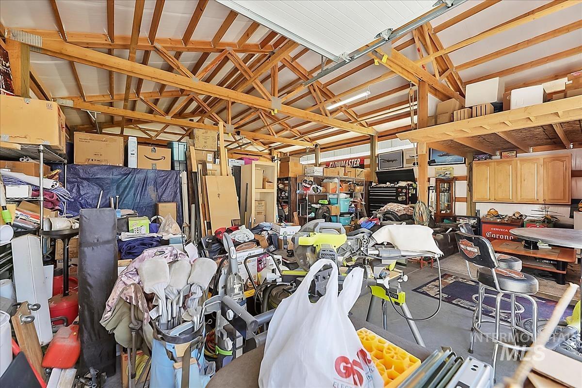 112 S 2nd Ave W Property Photo 33