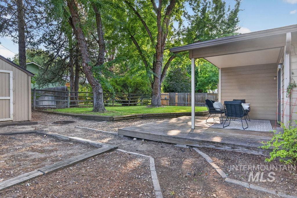 1383 E Fall Ct Property Photo 2