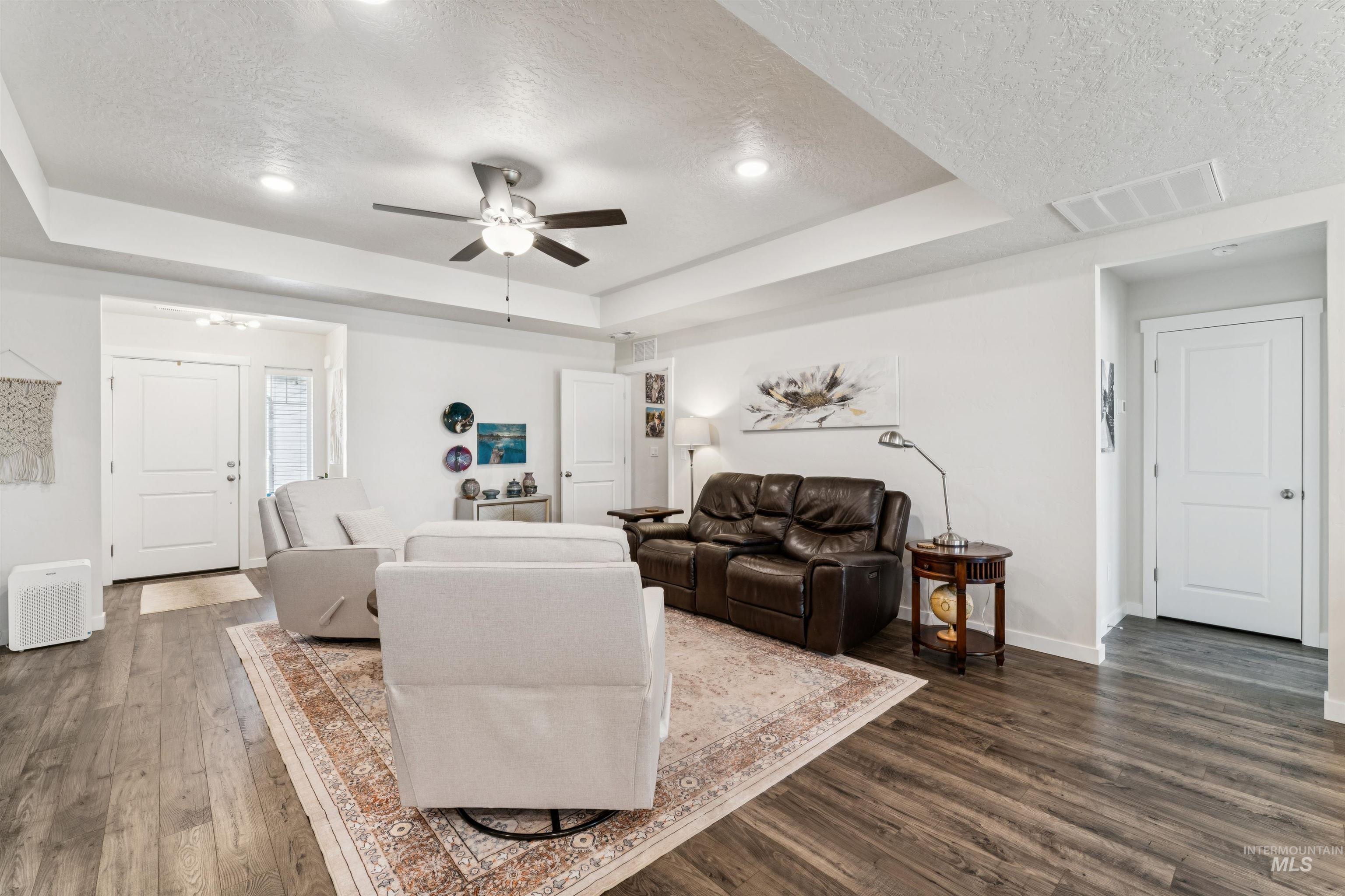 10361 Blackpool Ridge St Property Photo 5