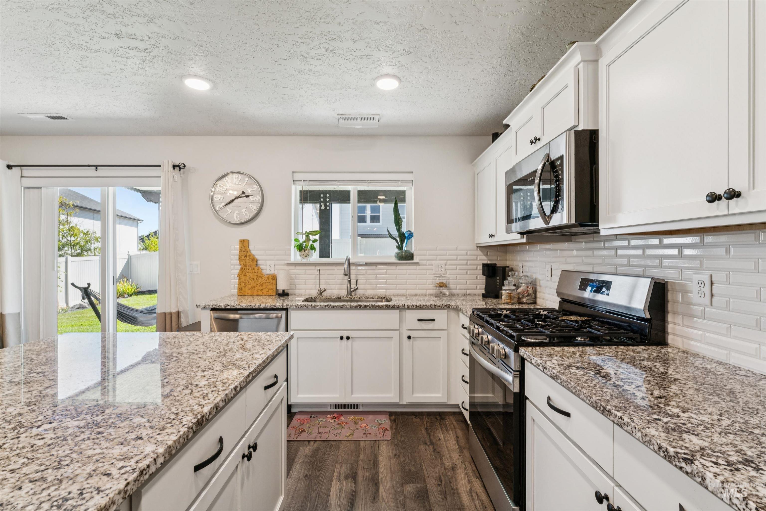 10361 Blackpool Ridge St Property Photo 12