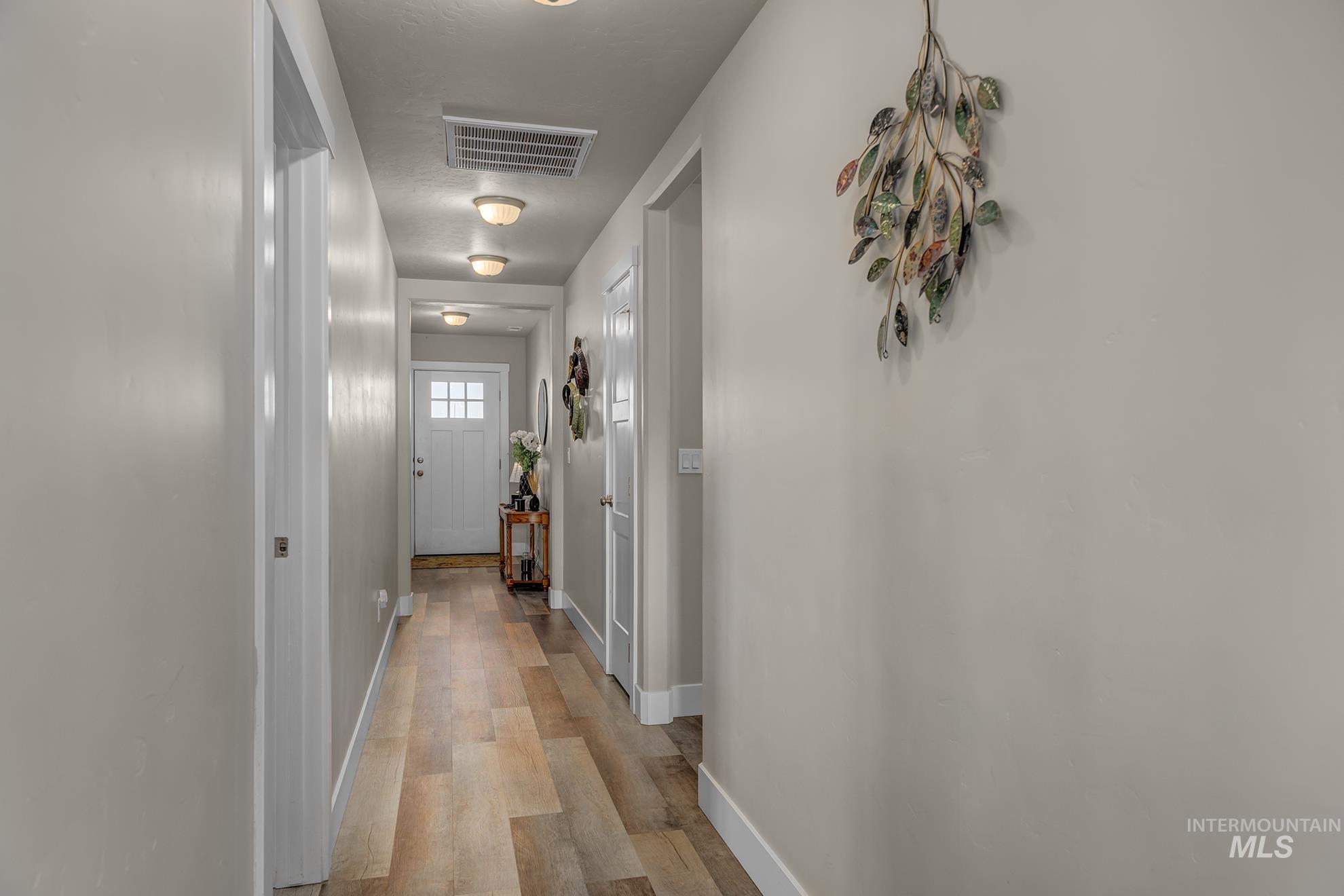 2405 Day Drive Property Photo 4