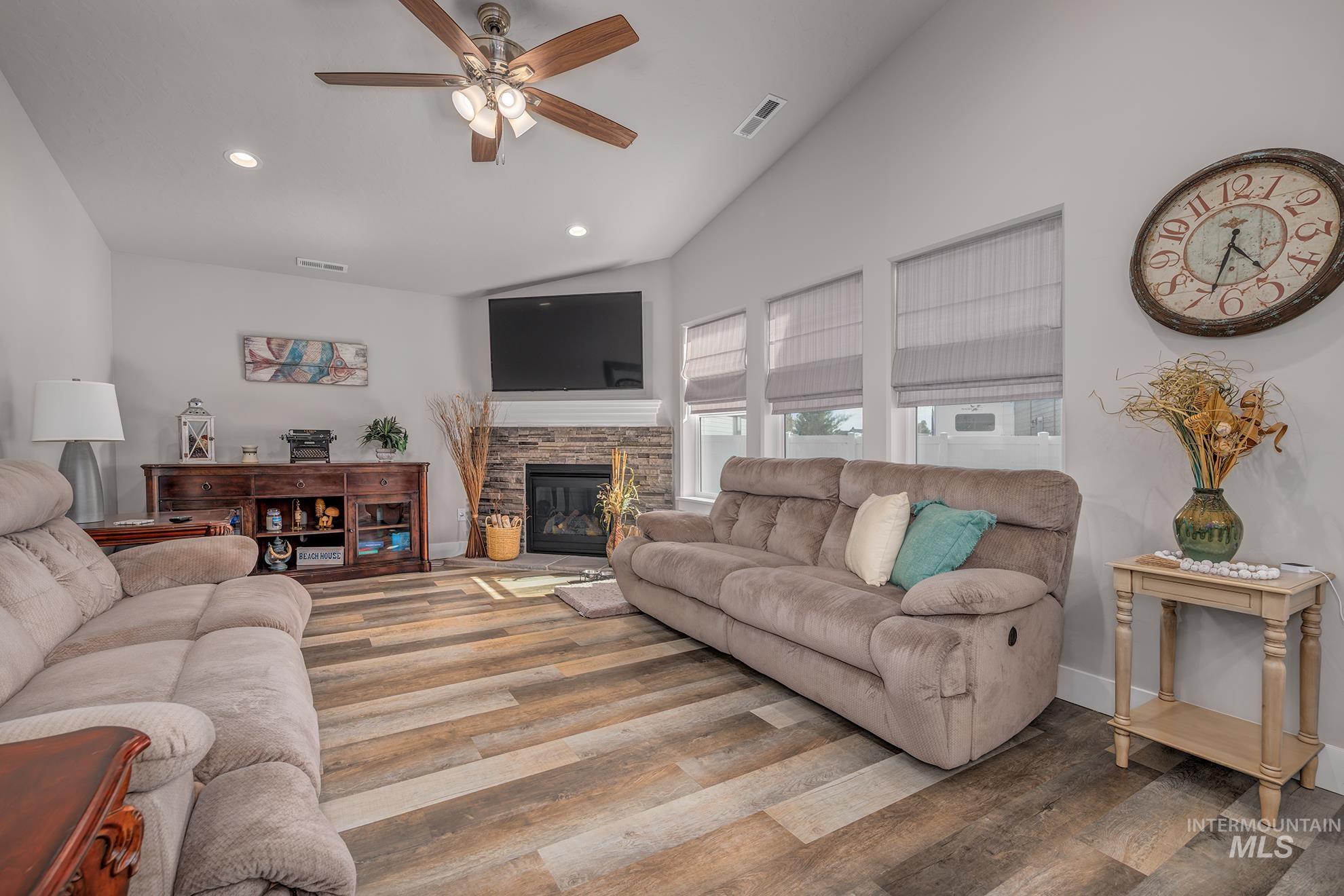 2405 Day Drive Property Photo 6