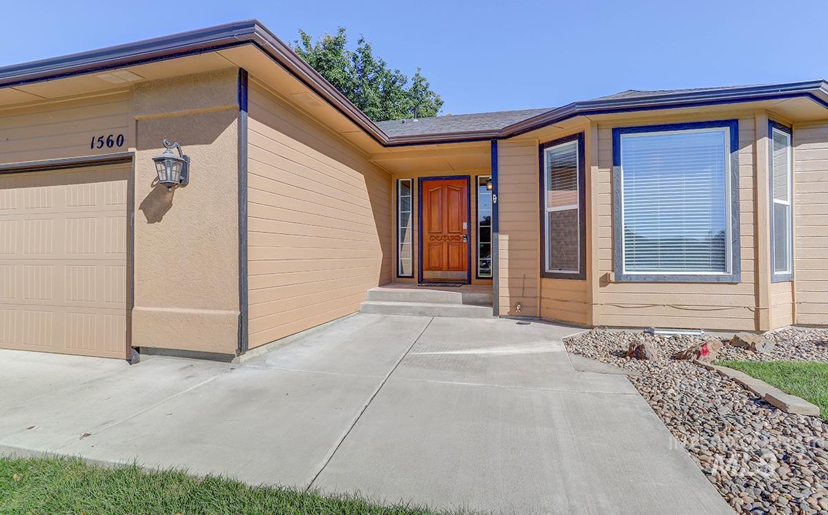 1560 E Falconrim Ct Property Photo 4