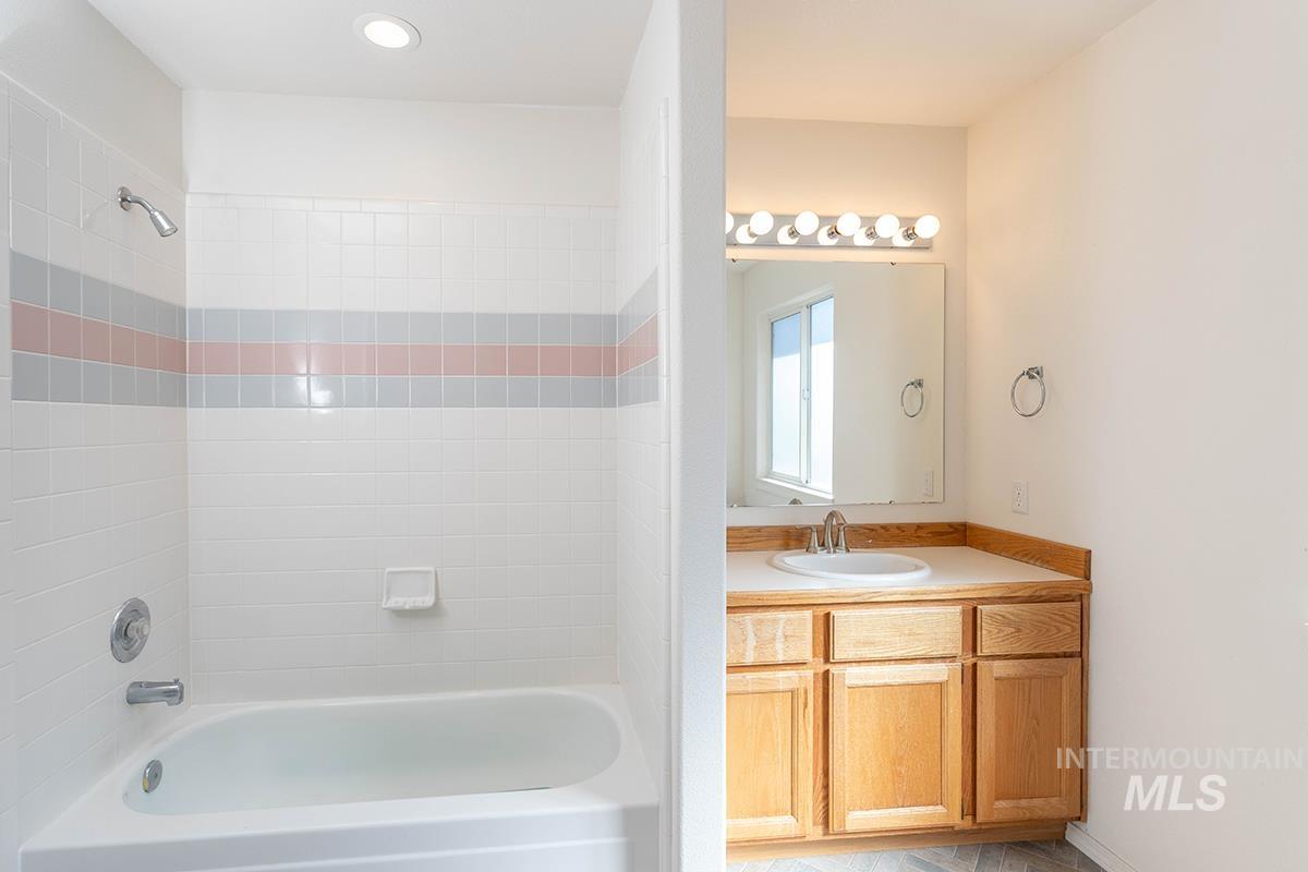 1560 E Falconrim Ct Property Photo 13