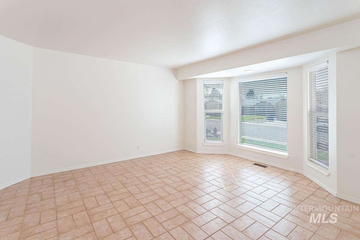 1560 E Falconrim Ct Property Photo 18