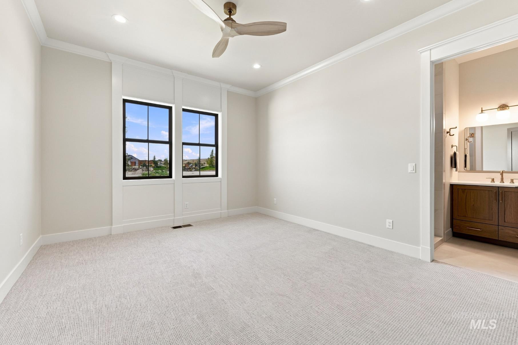 3626 N Templeton Way Property Photo 28