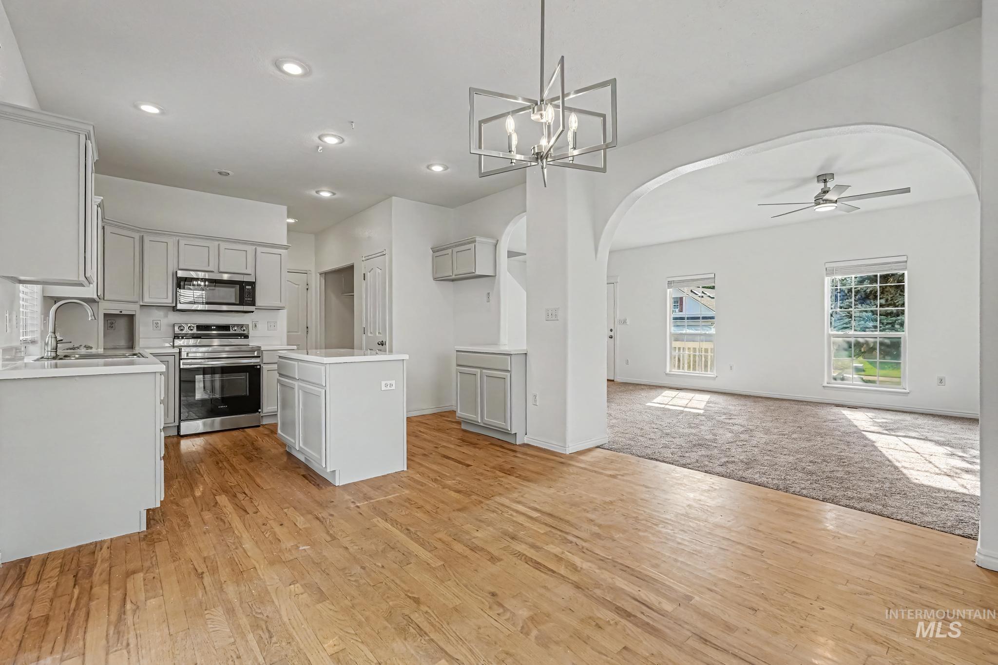 2564 N Monaco Property Photo 4