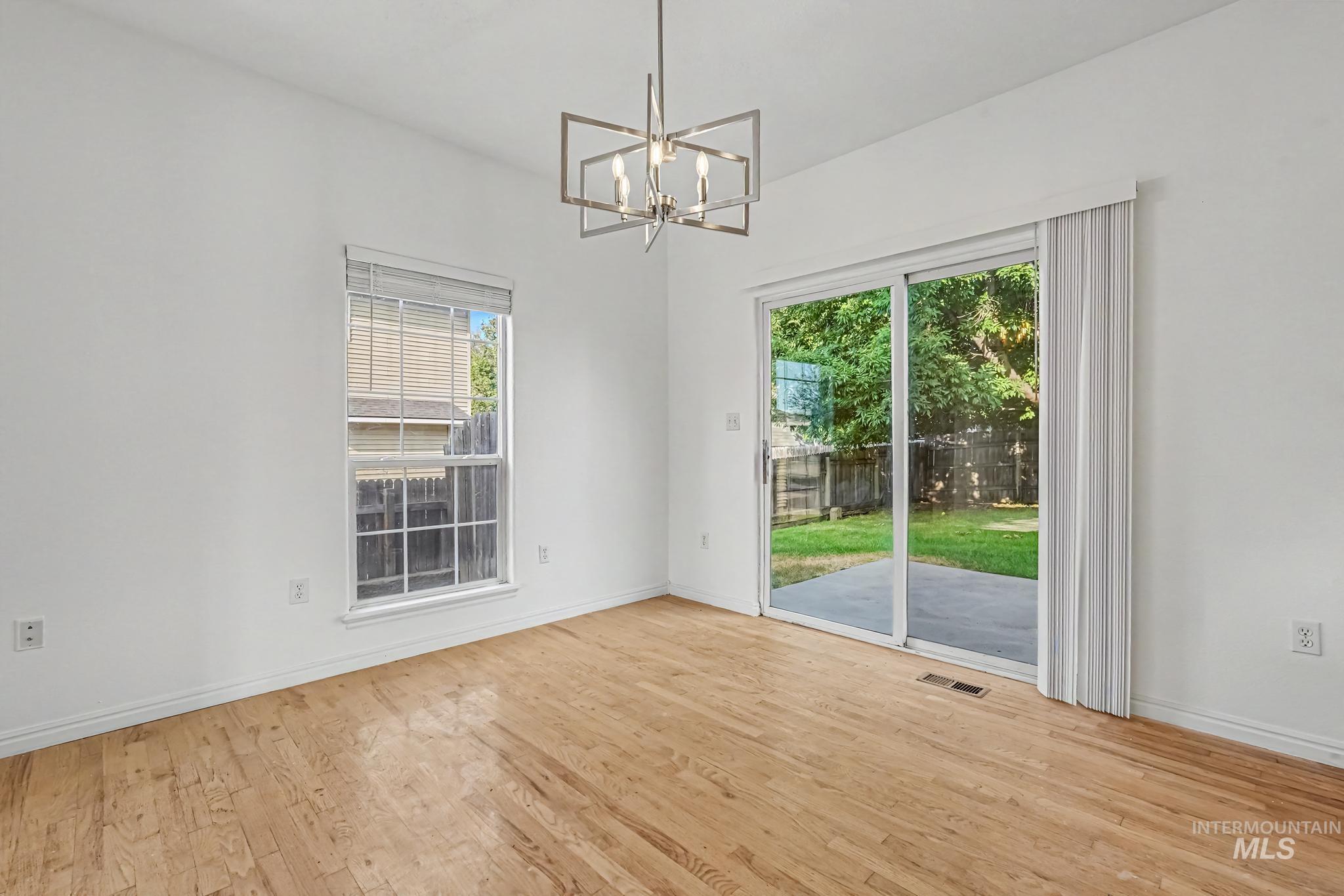 2564 N Monaco Property Photo 6
