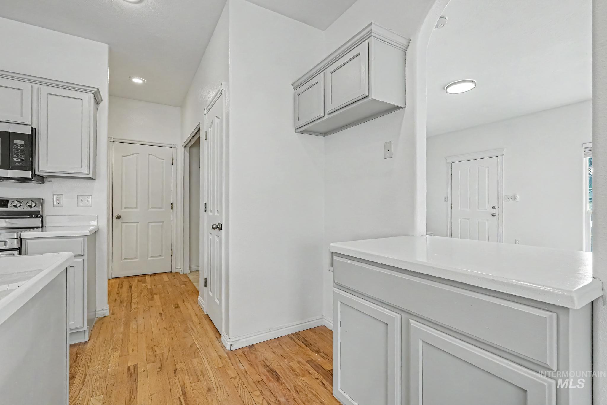 2564 N Monaco Property Photo 7