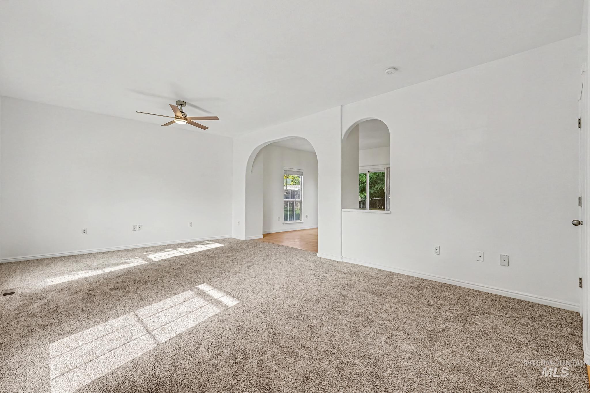 2564 N Monaco Property Photo 8